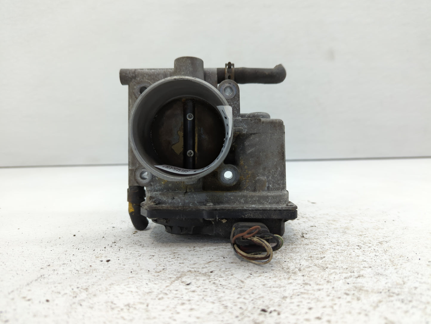 2010-2013 Mazda 3 Throttle Body P/N:9B4G-A Fits Fits 2009 2010 2011 2012 2013 2014 2015 2016 2017 OEM Used Auto Parts - Oemu