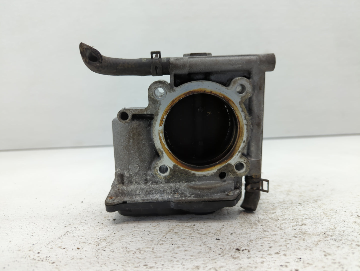 2010-2013 Mazda 3 Throttle Body P/N:9B4G-A Fits Fits 2009 2010 2011 2012 2013 2014 2015 2016 2017 OEM Used Auto Parts - Oemu