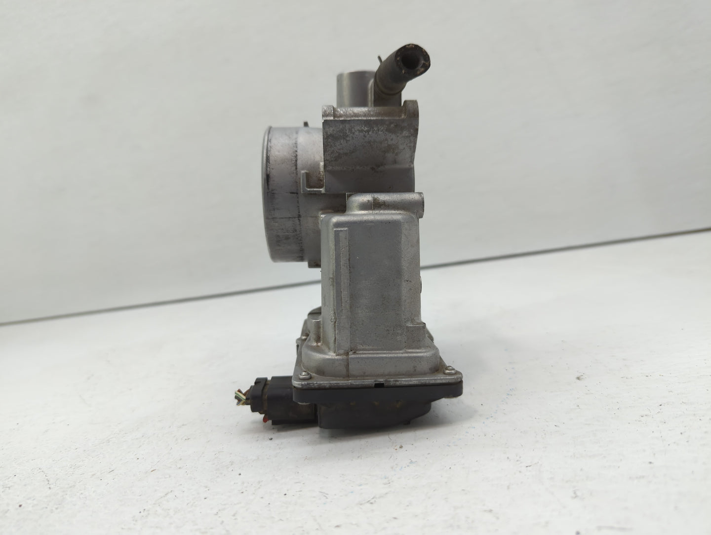 2006-2013 Mazda 3 Throttle Body P/N:L3R4 13 640 L3G2 13 640 A, P53N 13 640 Fits Fits 2006 2007 2008 2009 2010 2011 2012 2013