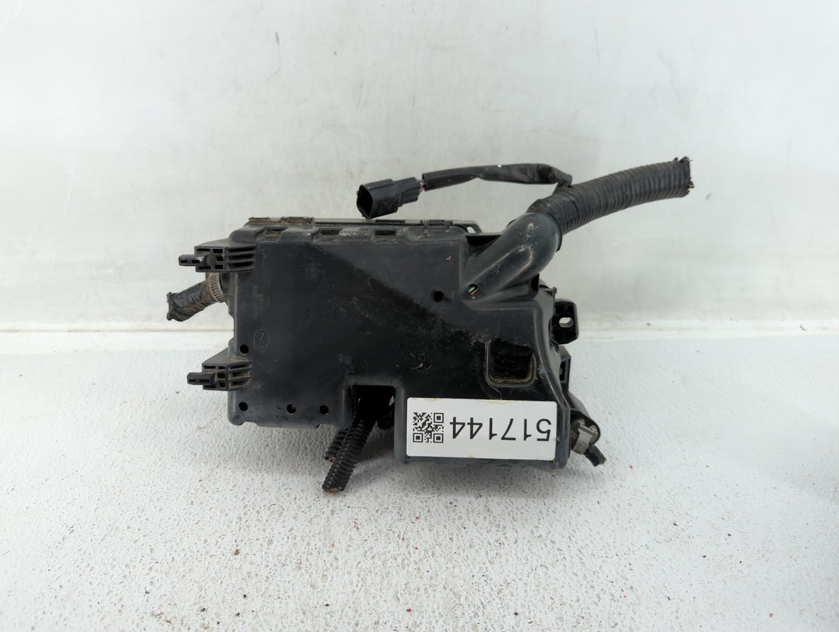 2010-2011 Mazda 3 Fusebox Fuse Box Panel Relay Module P/N:BBM5-66761 Fits Fits 2010 2011 OEM Used Auto Parts - Oemusedautopa