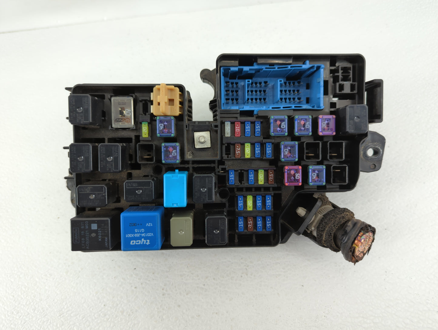 2010 Mazda 3 Fusebox Fuse Box Panel Relay Module P/N:BBM5-66761 Fits OEM Used Auto Parts - Oemusedautoparts1.com