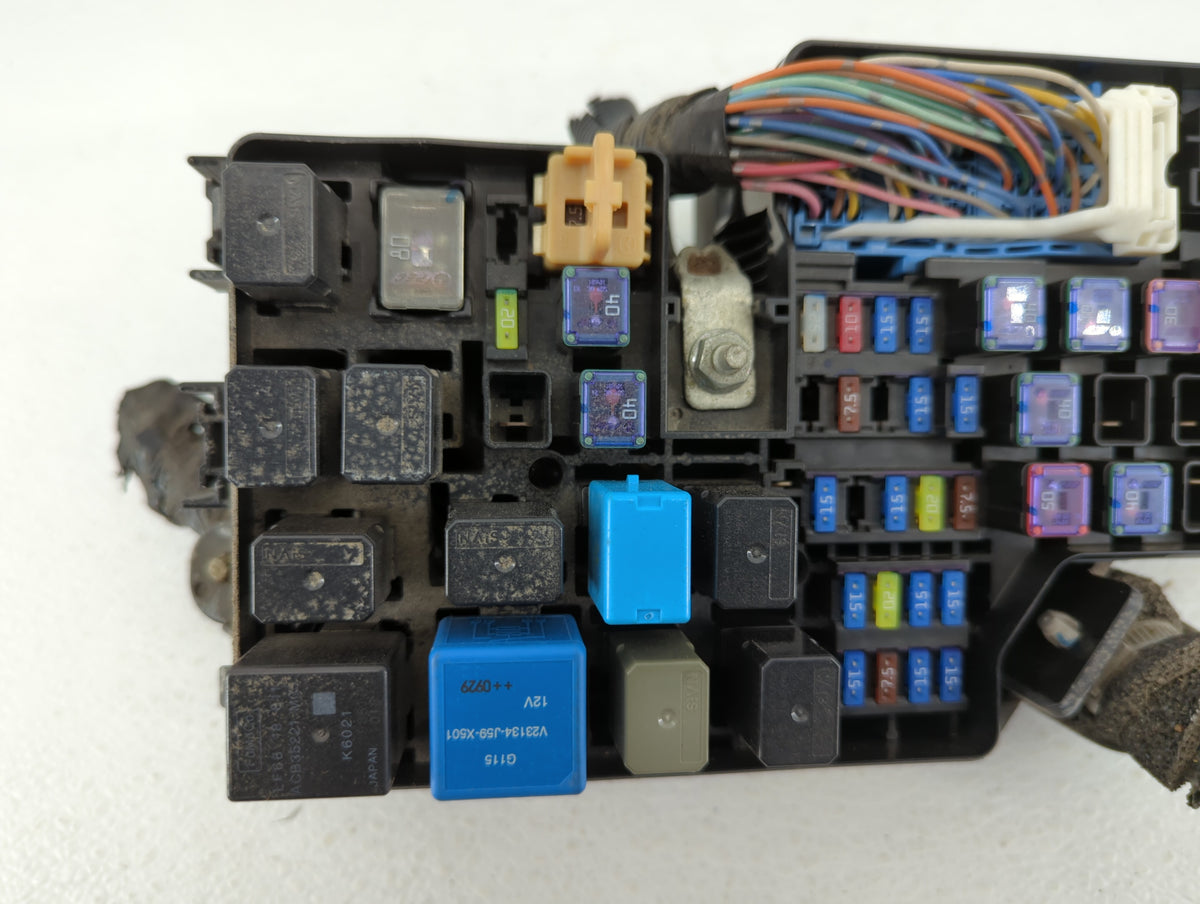 2010-2011 Mazda 3 Fusebox Fuse Box Panel Relay Module P/N:BBM5-66761 Fits Fits 2010 2011 OEM Used Auto Parts - Oemusedautopa
