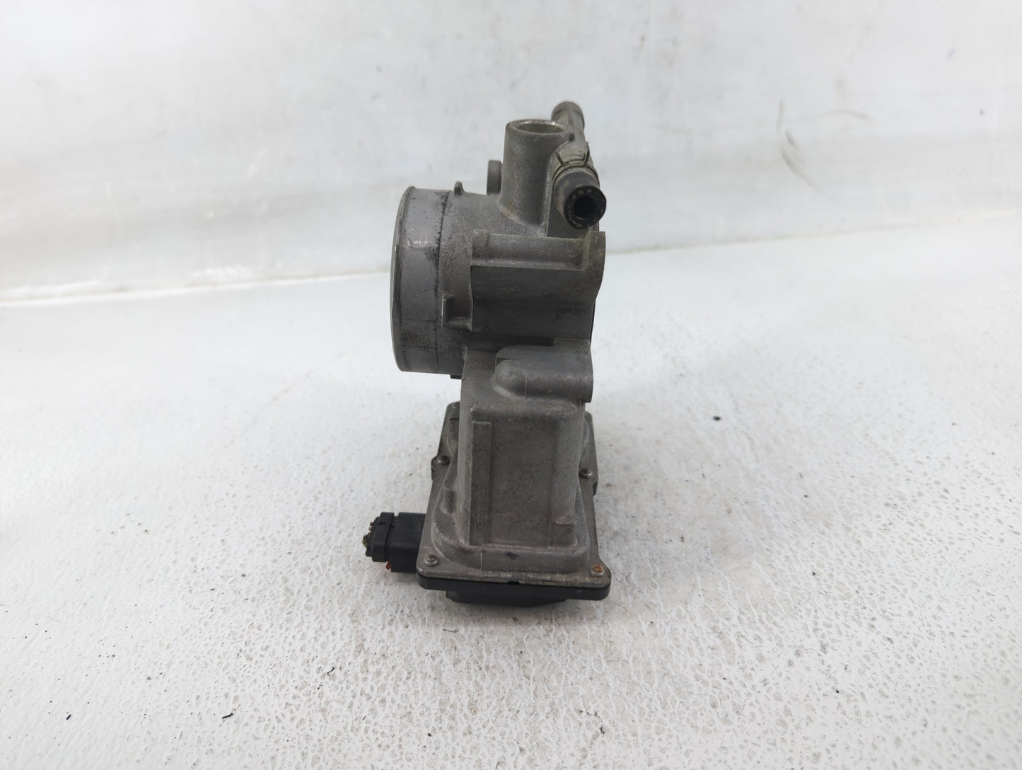 2006-2013 Mazda 3 Throttle Body P/N:L3R4 13 640 Fits Fits 2006 2007 2008 2009 2010 2011 2012 2013 OEM Used Auto Parts - Oemu