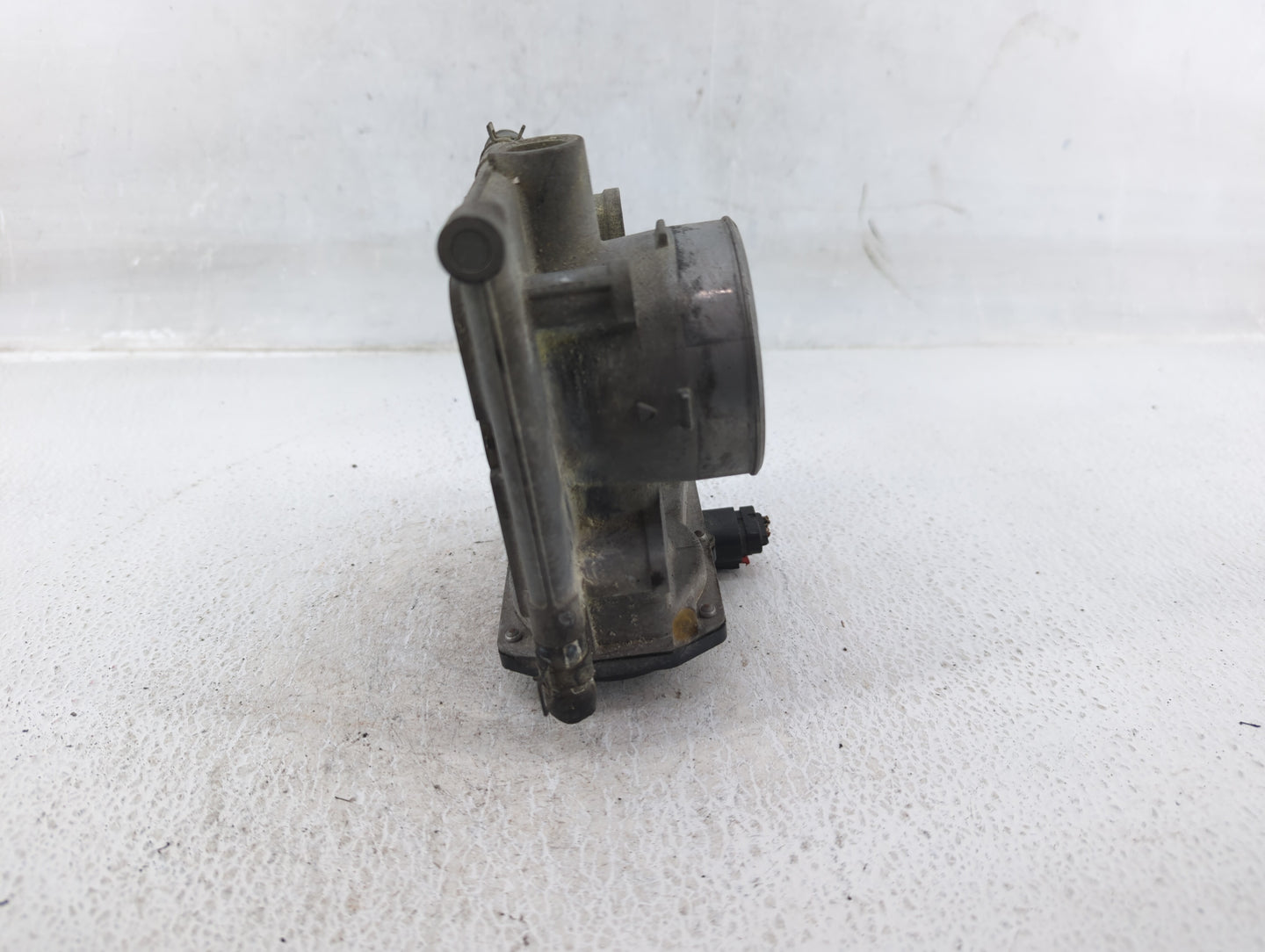 2006-2013 Mazda 3 Throttle Body P/N:L3R4 13 640 Fits Fits 2006 2007 2008 2009 2010 2011 2012 2013 OEM Used Auto Parts - Oemu