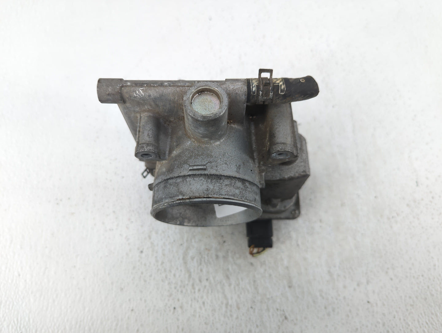 2006-2013 Mazda 3 Throttle Body P/N:L3R4 13 640 Fits Fits 2006 2007 2008 2009 2010 2011 2012 2013 OEM Used Auto Parts - Oemu