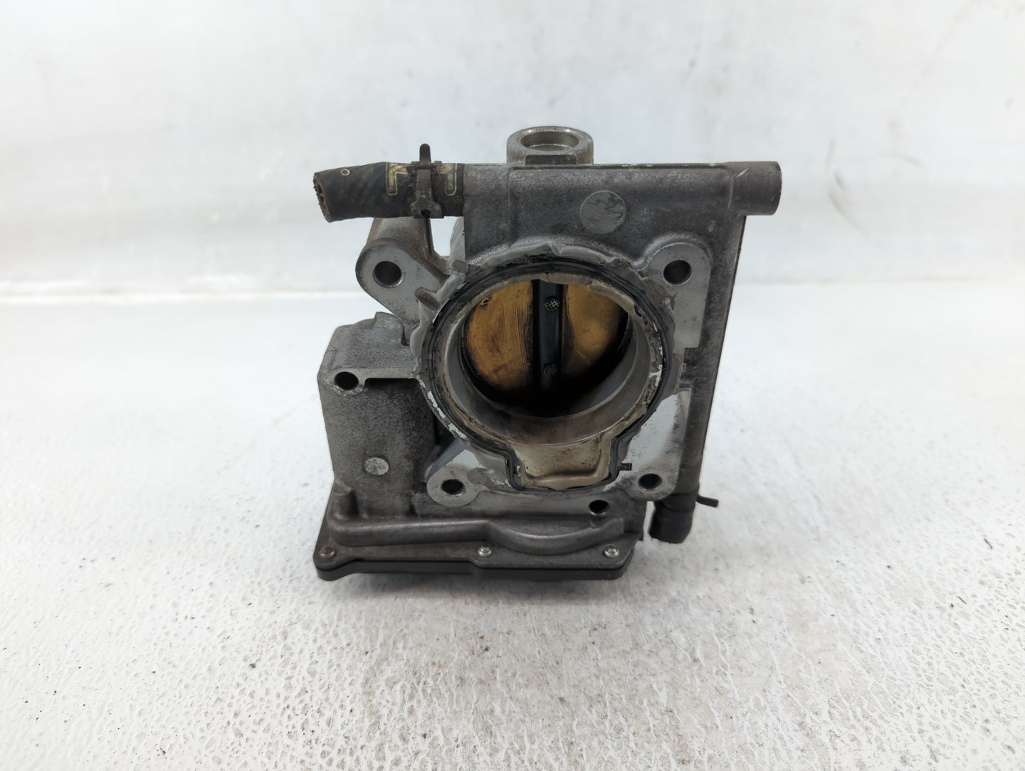 2006-2013 Mazda 3 Throttle Body P/N:L3R4 13 640 Fits Fits 2006 2007 2008 2009 2010 2011 2012 2013 OEM Used Auto Parts - Oemu
