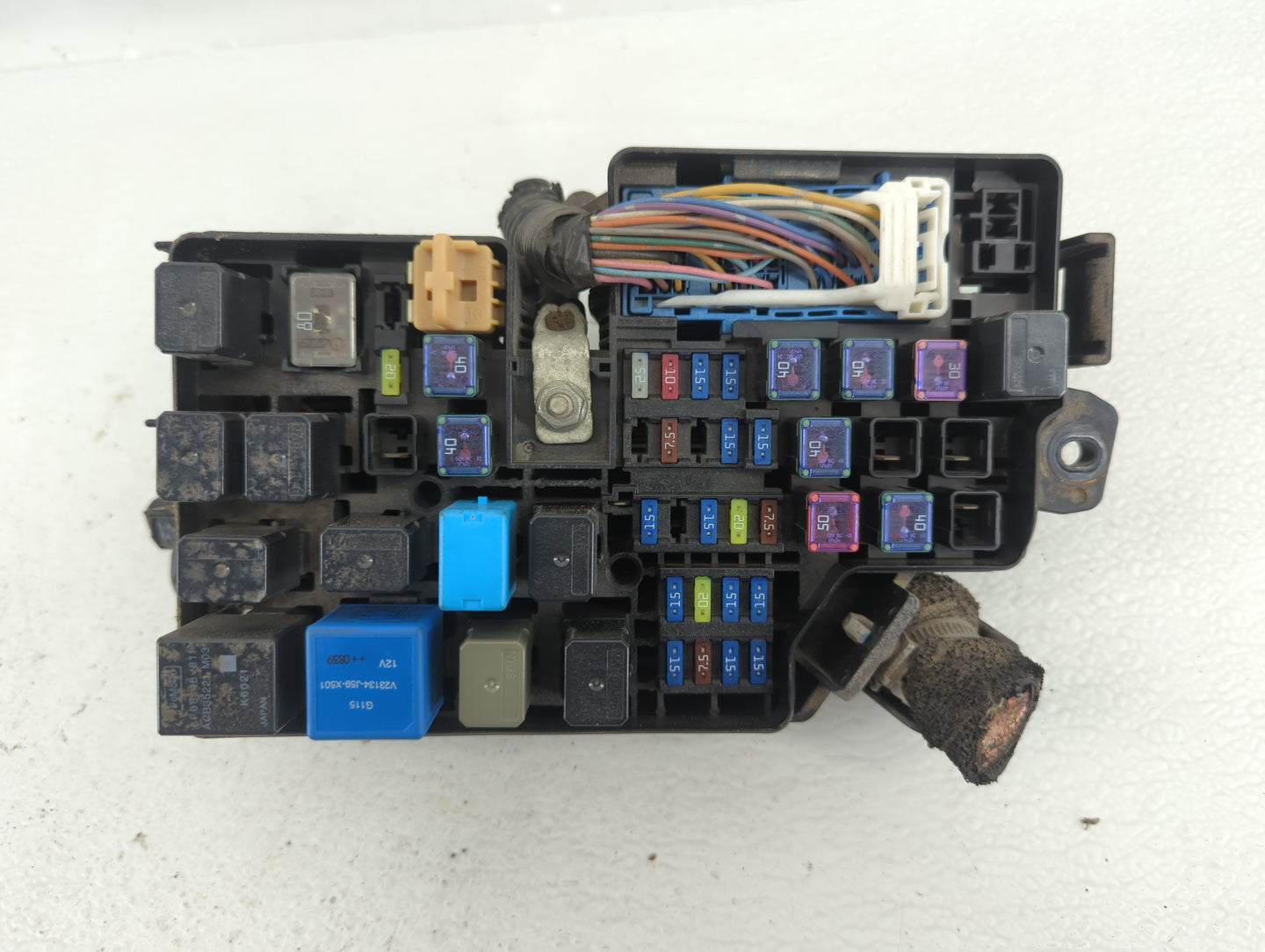2010-2013 Mazda 3 Chassis Control Module Ccm Bcm Body Control - Oemusedautoparts1.com