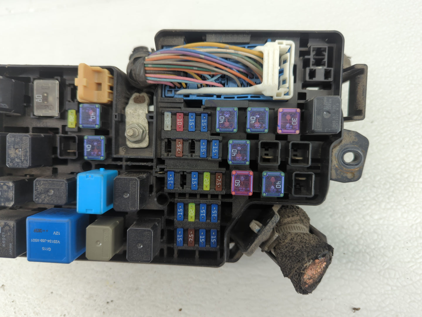 2010-2013 Mazda 3 Chassis Control Module Ccm Bcm Body Control - Oemusedautoparts1.com