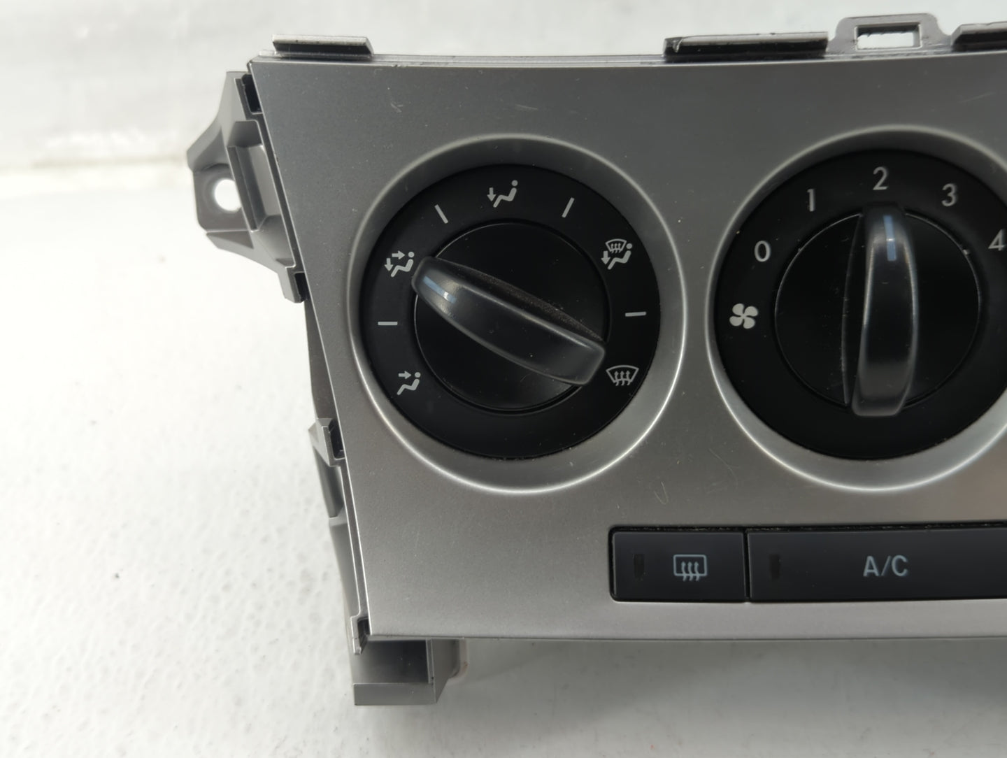 2010-2011 Mazda 3 Climate Control Module Temperature AC/Heater Replacement P/N:BBM4 9K23 Fits Fits 2010 2011 OEM Used Auto P