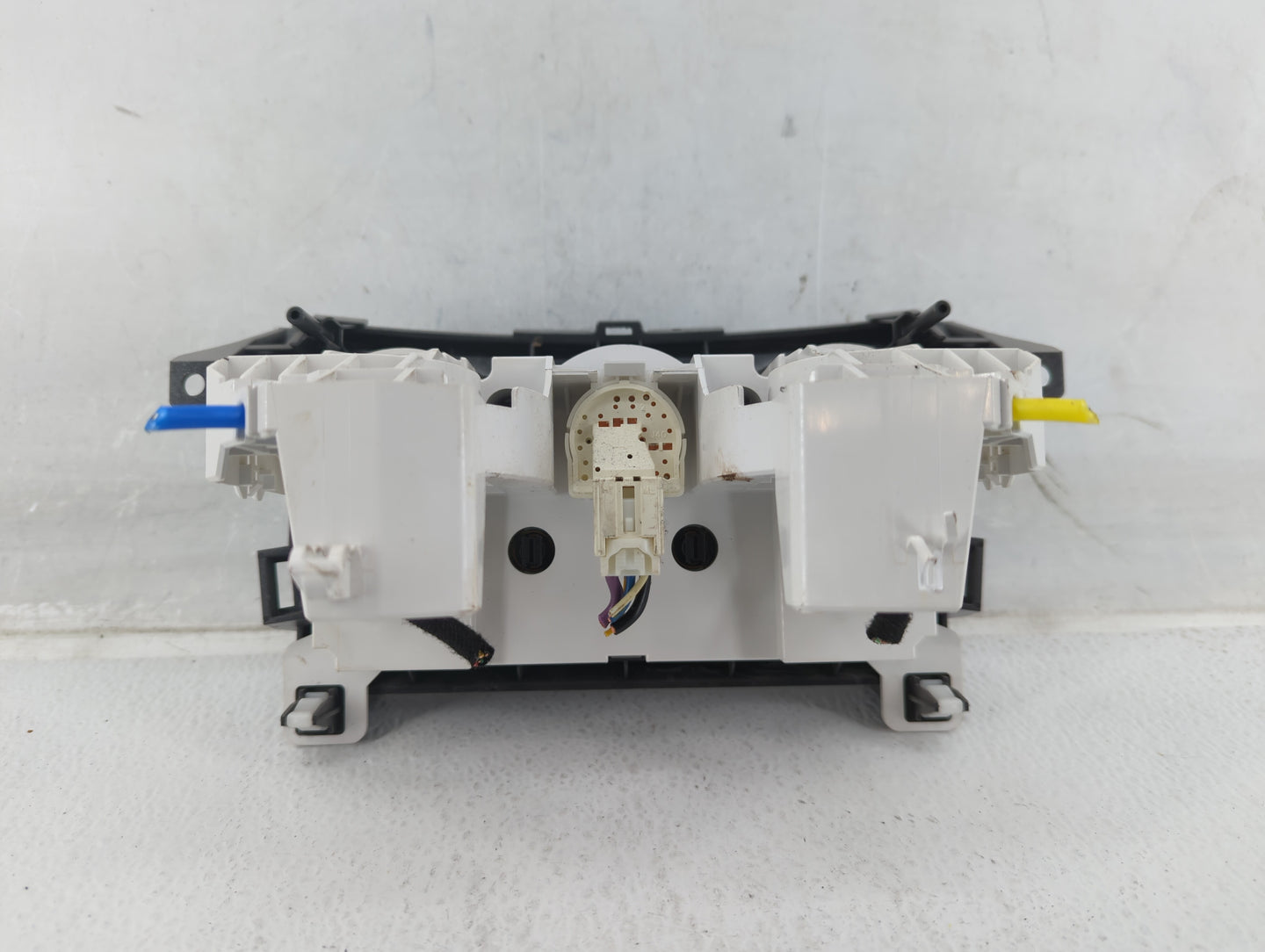 2010-2011 Mazda 3 Climate Control Module Temperature AC/Heater Replacement P/N:BBM4 9K23 Fits Fits 2010 2011 OEM Used Auto P