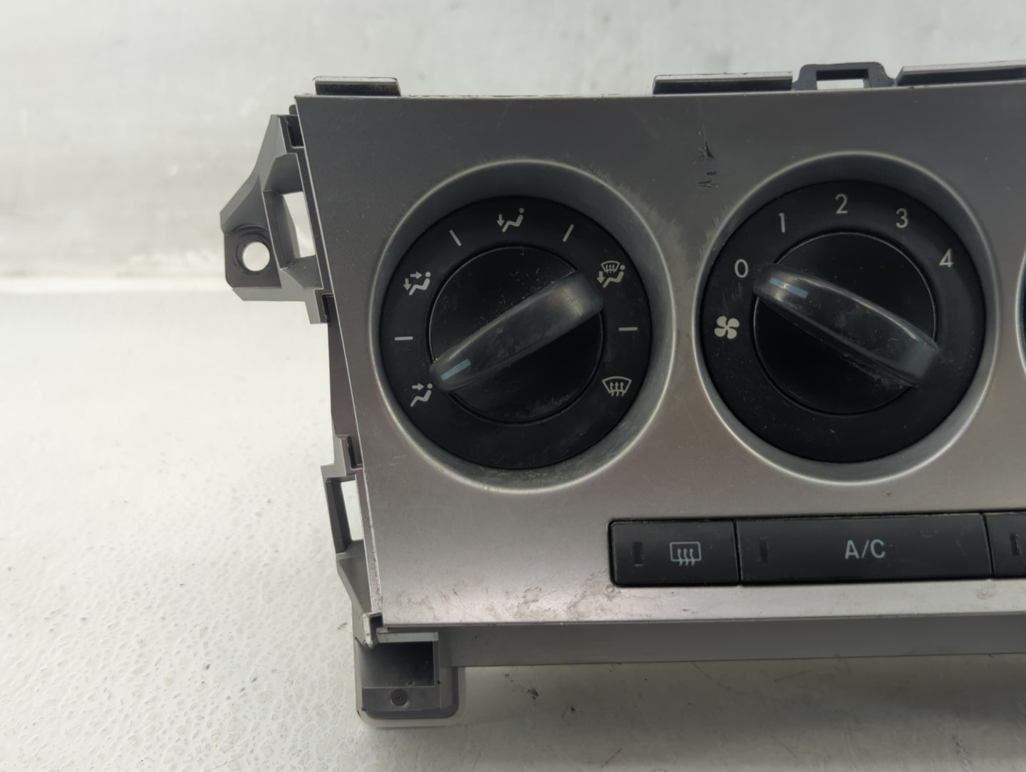 2010-2011 Mazda 3 Climate Control Module Temperature AC/Heater Replacement P/N:BBM40D23 Fits Fits 2010 2011 OEM Used Auto Pa