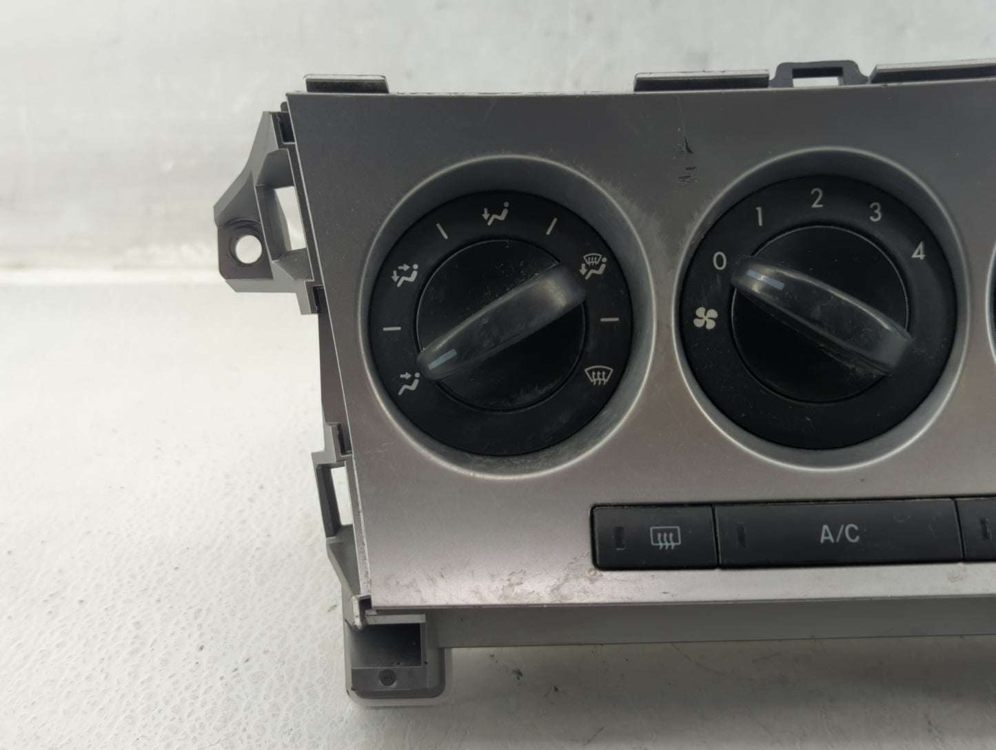2010-2011 Mazda 3 Climate Control Module Temperature AC/Heater Replacement P/N:BBM40D23 Fits Fits 2010 2011 OEM Used Auto Pa