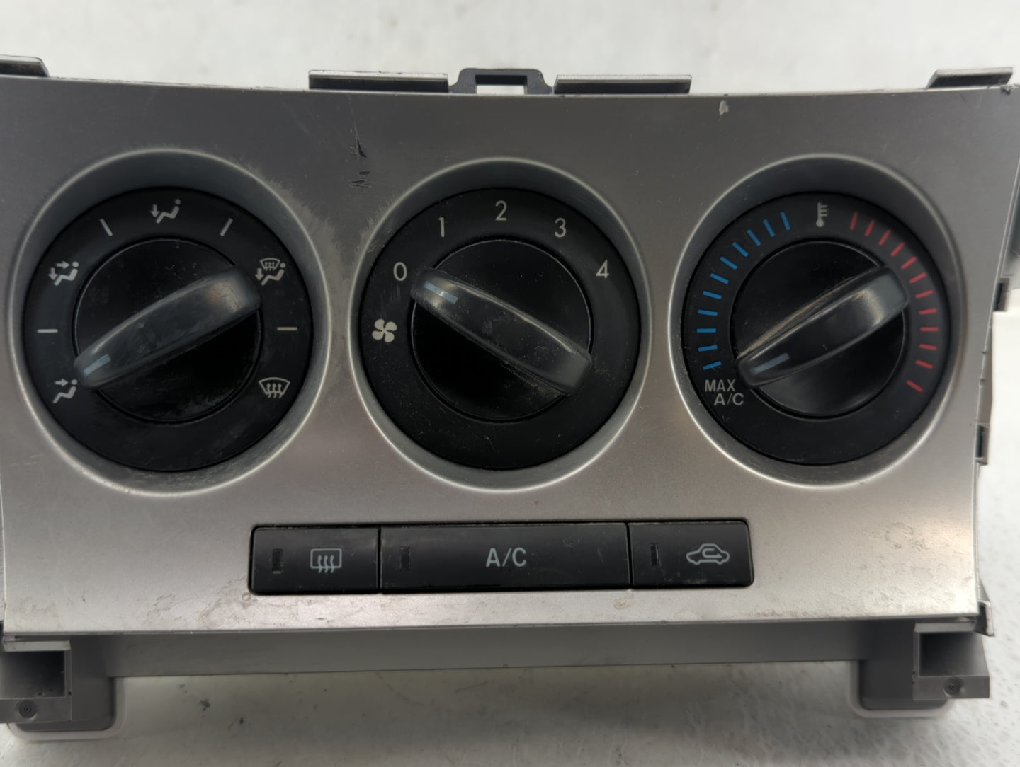 2010-2011 Mazda 3 Climate Control Module Temperature AC/Heater Replacement P/N:BBM40D23 Fits Fits 2010 2011 OEM Used Auto Pa
