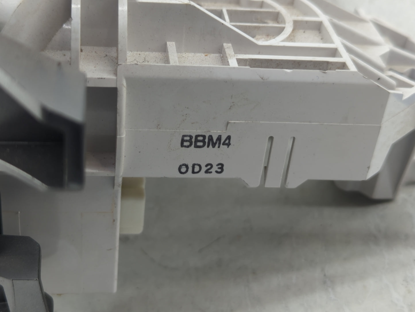 2010-2011 Mazda 3 Climate Control Module Temperature AC/Heater Replacement P/N:BBM40D23 Fits Fits 2010 2011 OEM Used Auto Pa