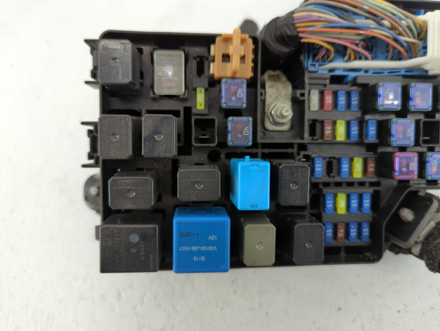 2010-2013 Mazda 3 Chassis Control Module Ccm Bcm Body Control Bbm5-66761 - Oemusedautoparts1.com
