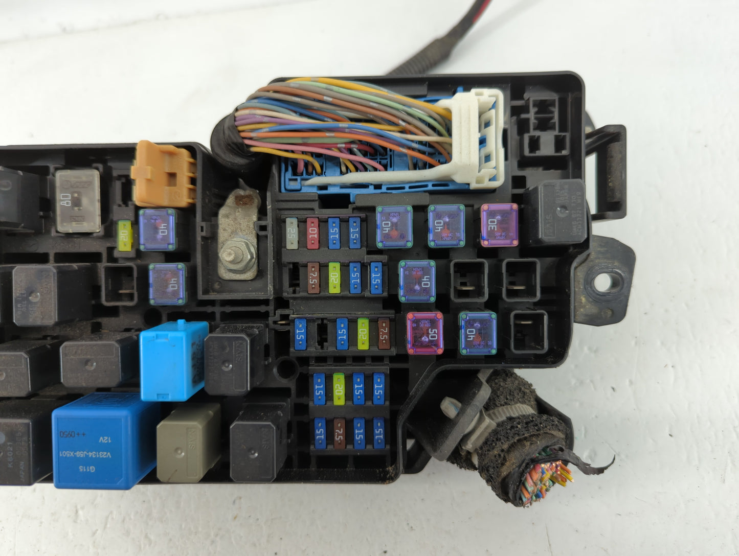 2010-2013 Mazda 3 Chassis Control Module Ccm Bcm Body Control Bbm5-66761 - Oemusedautoparts1.com
