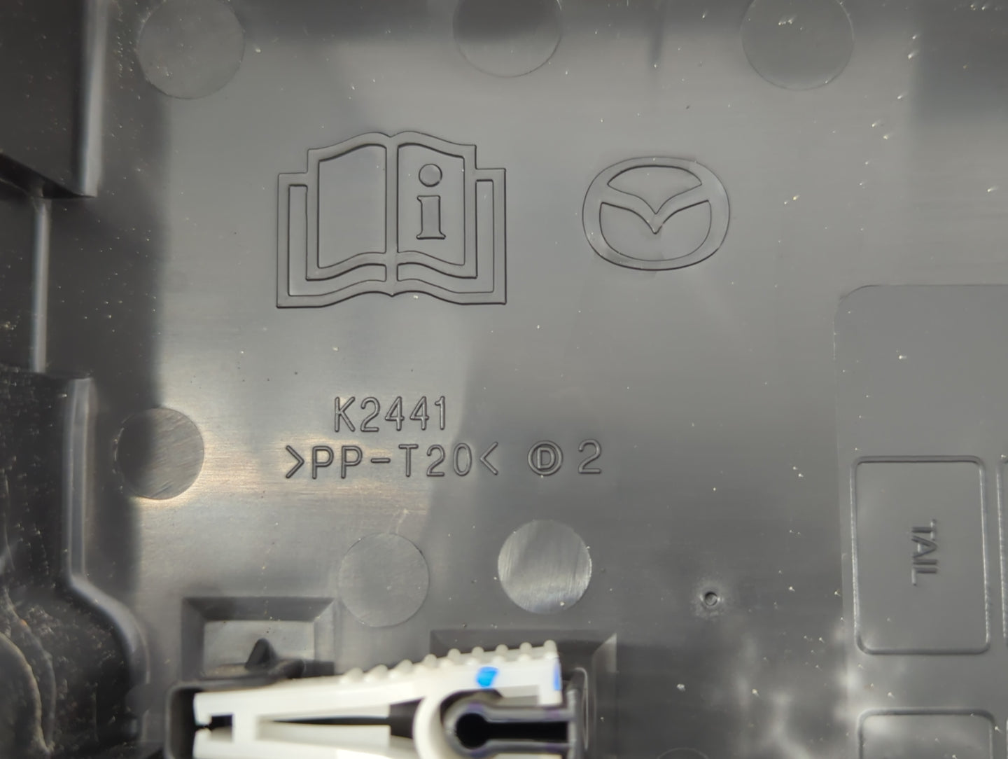 2010-2013 Mazda 3 Chassis Control Module Ccm Bcm Body Control Bbm5-66761 - Oemusedautoparts1.com