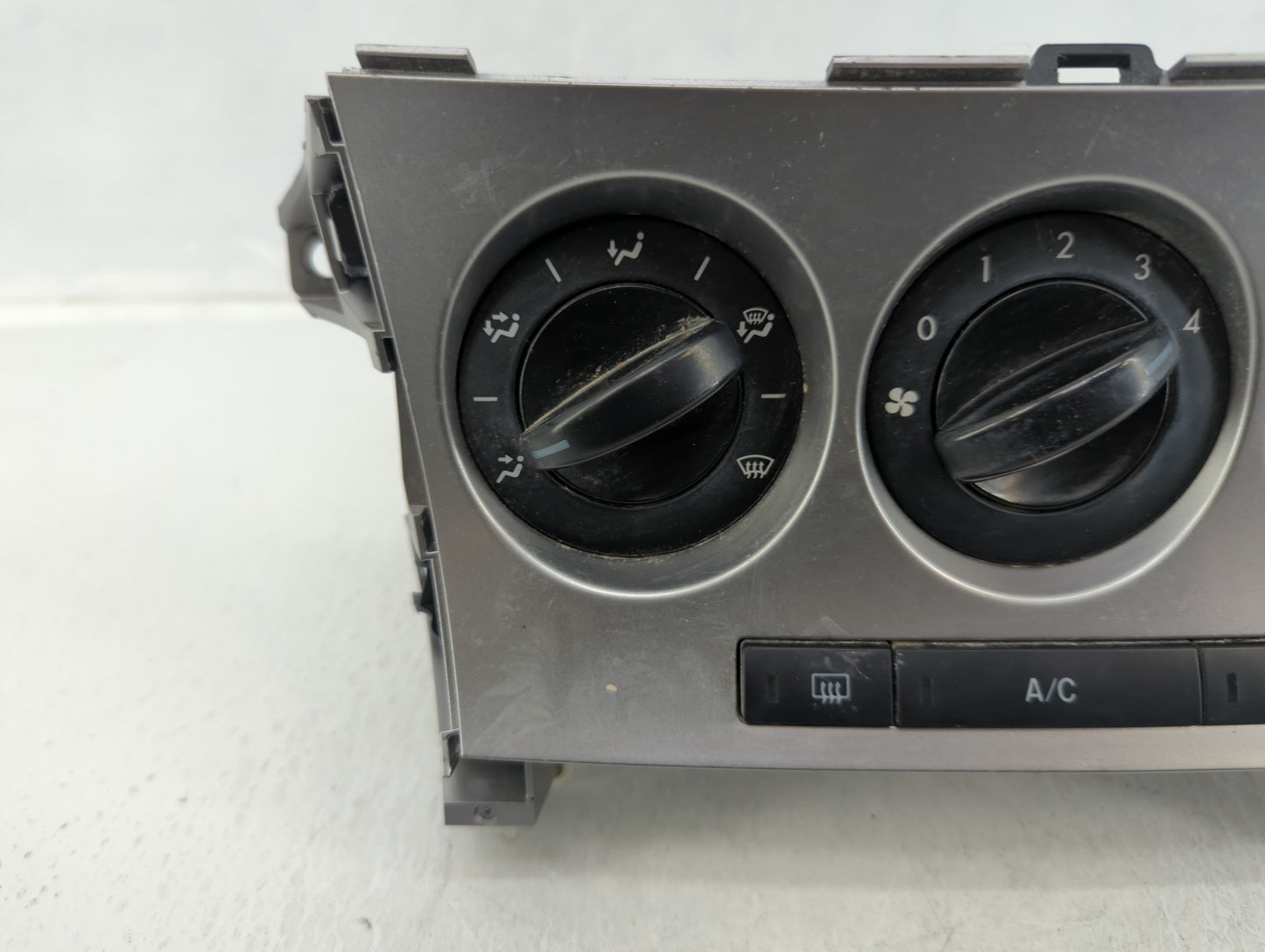 2010-2011 Mazda 3 Climate Control Module Temperature AC/Heater Replacement P/N:BBM40C30 Fits Fits 2010 2011 OEM Used Auto Pa