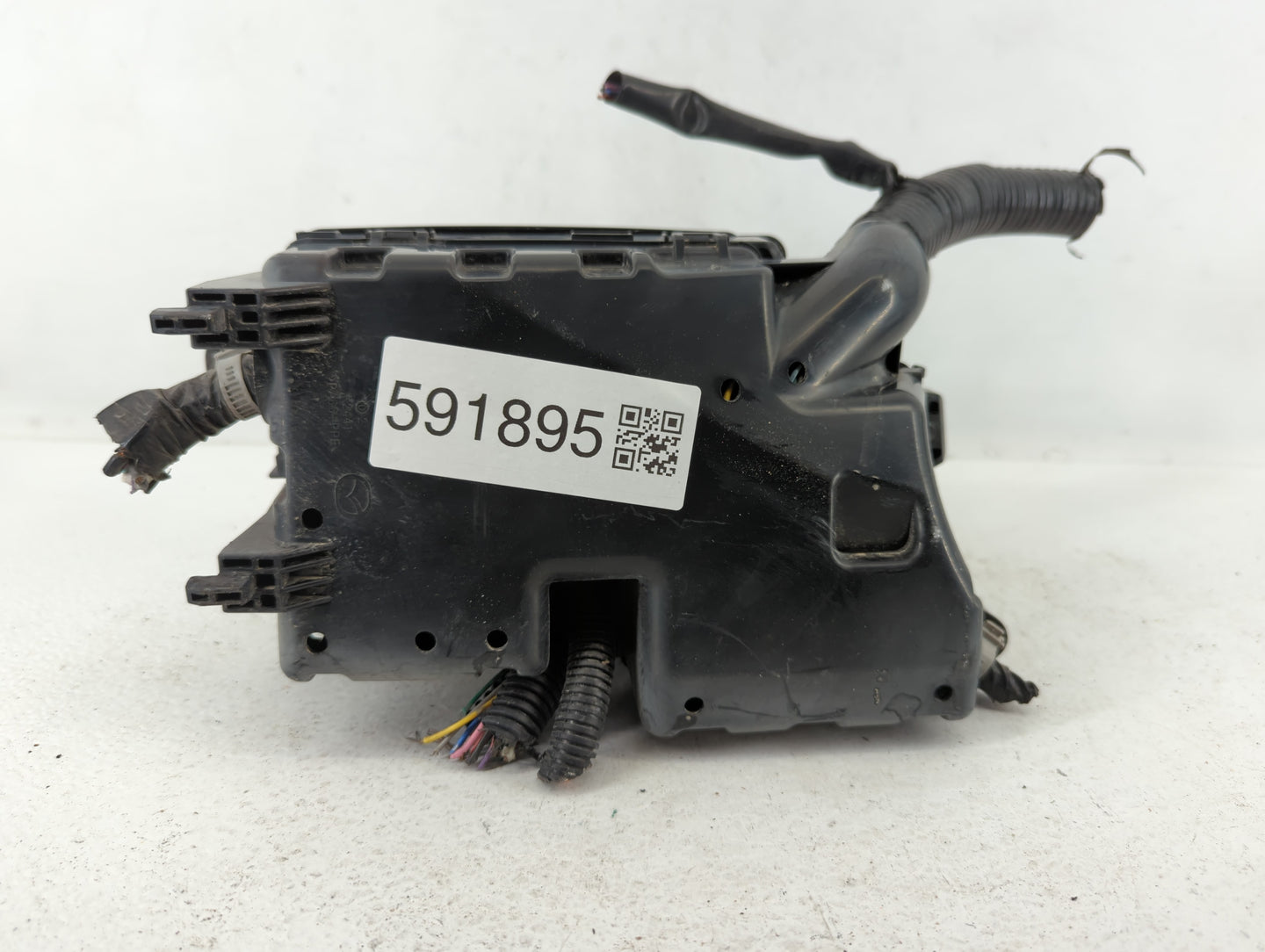 2010 Mazda 3 Fusebox Fuse Box Panel Relay Module P/N:BBM5-66761 Fits OEM Used Auto Parts - Oemusedautoparts1.com