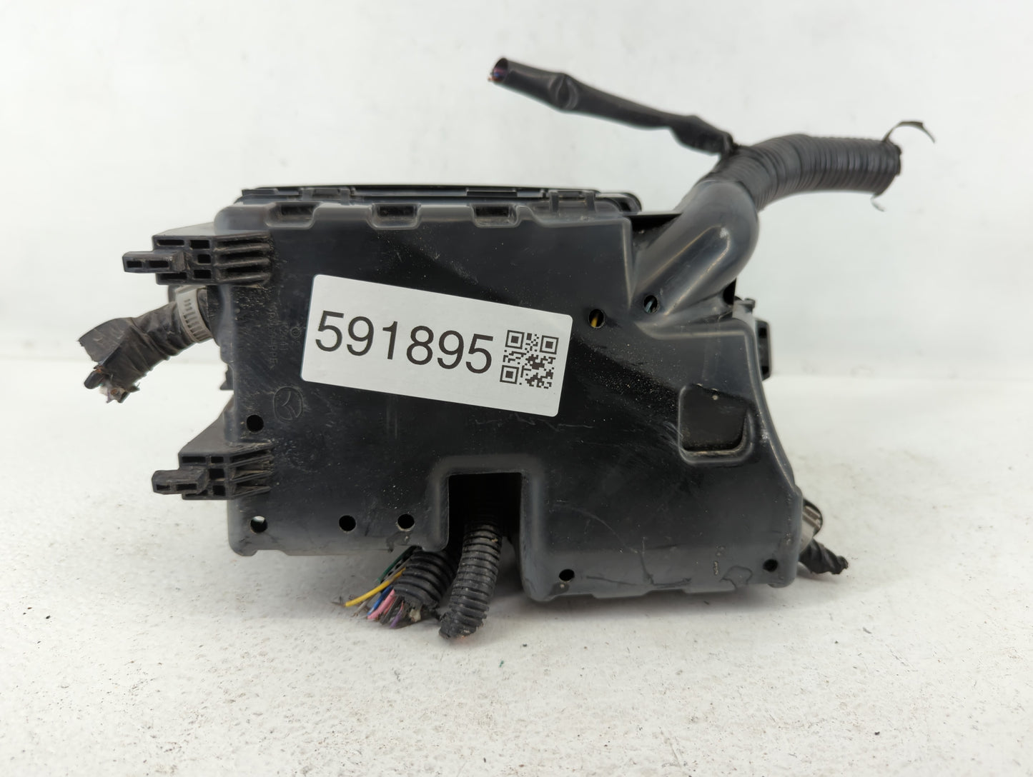 2010 Mazda 3 Fusebox Fuse Box Panel Relay Module P/N:BBM5-66761 Fits OEM Used Auto Parts - Oemusedautoparts1.com
