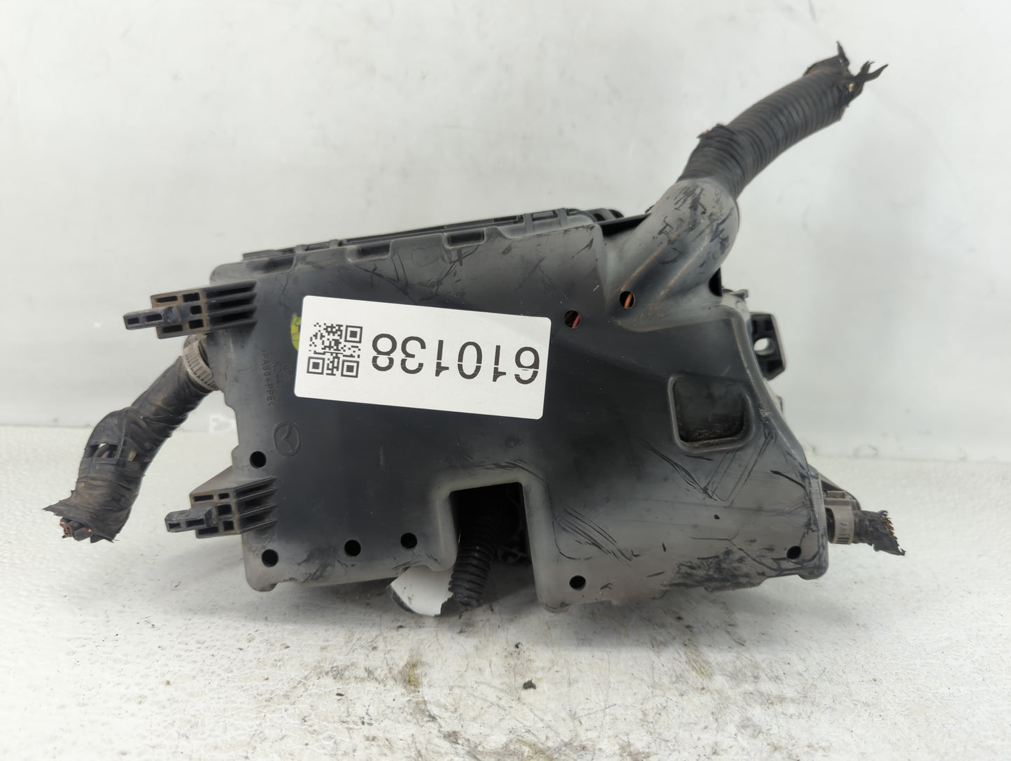 2010 Mazda 3 Fusebox Fuse Box Panel Relay Module P/N:BBM5-66761 Fits OEM Used Auto Parts - Oemusedautoparts1.com