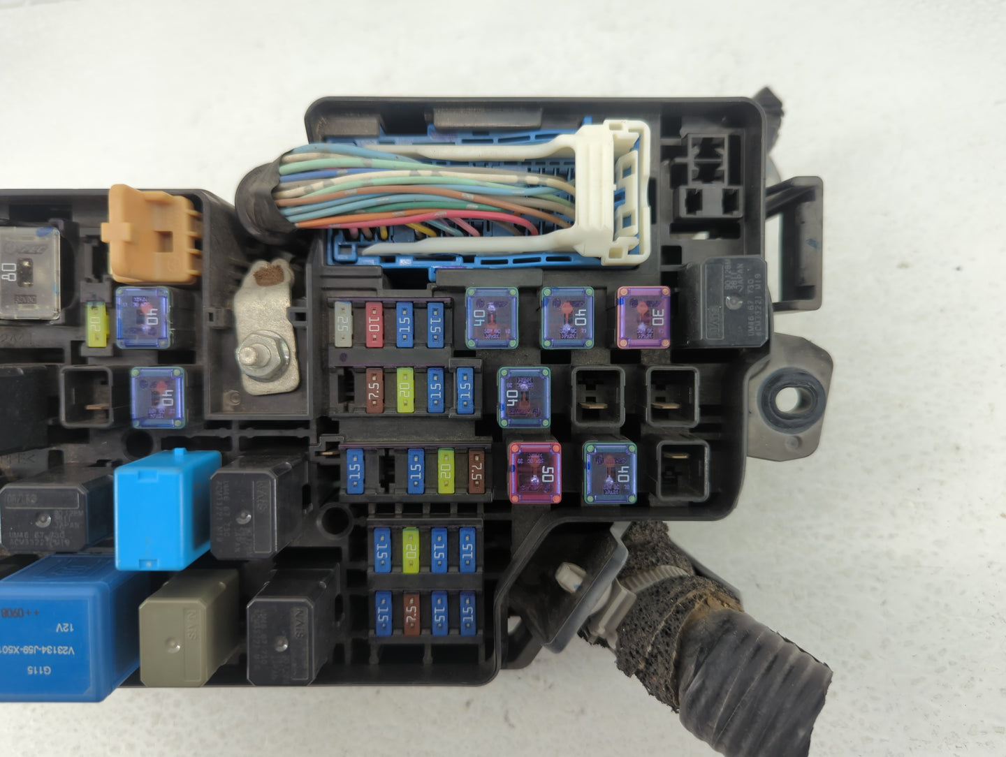 2010-2013 Mazda 3 Chassis Control Module Ccm Bcm Body Control Bbm5-66761 - Oemusedautoparts1.com