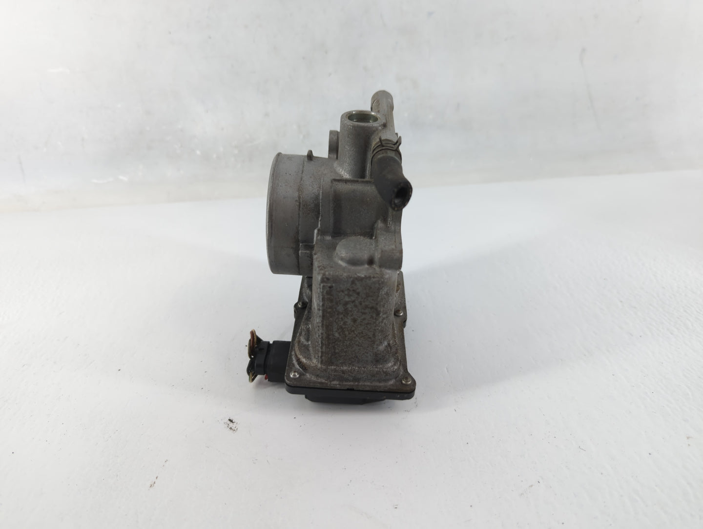 2010-2013 Mazda 3 Throttle Body P/N:9B4G-9F991-A Fits Fits 2009 2010 2011 2012 2013 2014 2015 2016 2017 OEM Used Auto Parts 