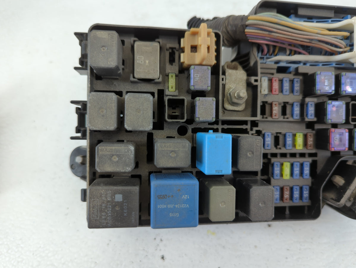 2010-2011 Mazda 3 Fusebox Fuse Box Panel Relay Module P/N:BBM5-66761 Fits Fits 2010 2011 OEM Used Auto Parts - Oemusedautopa