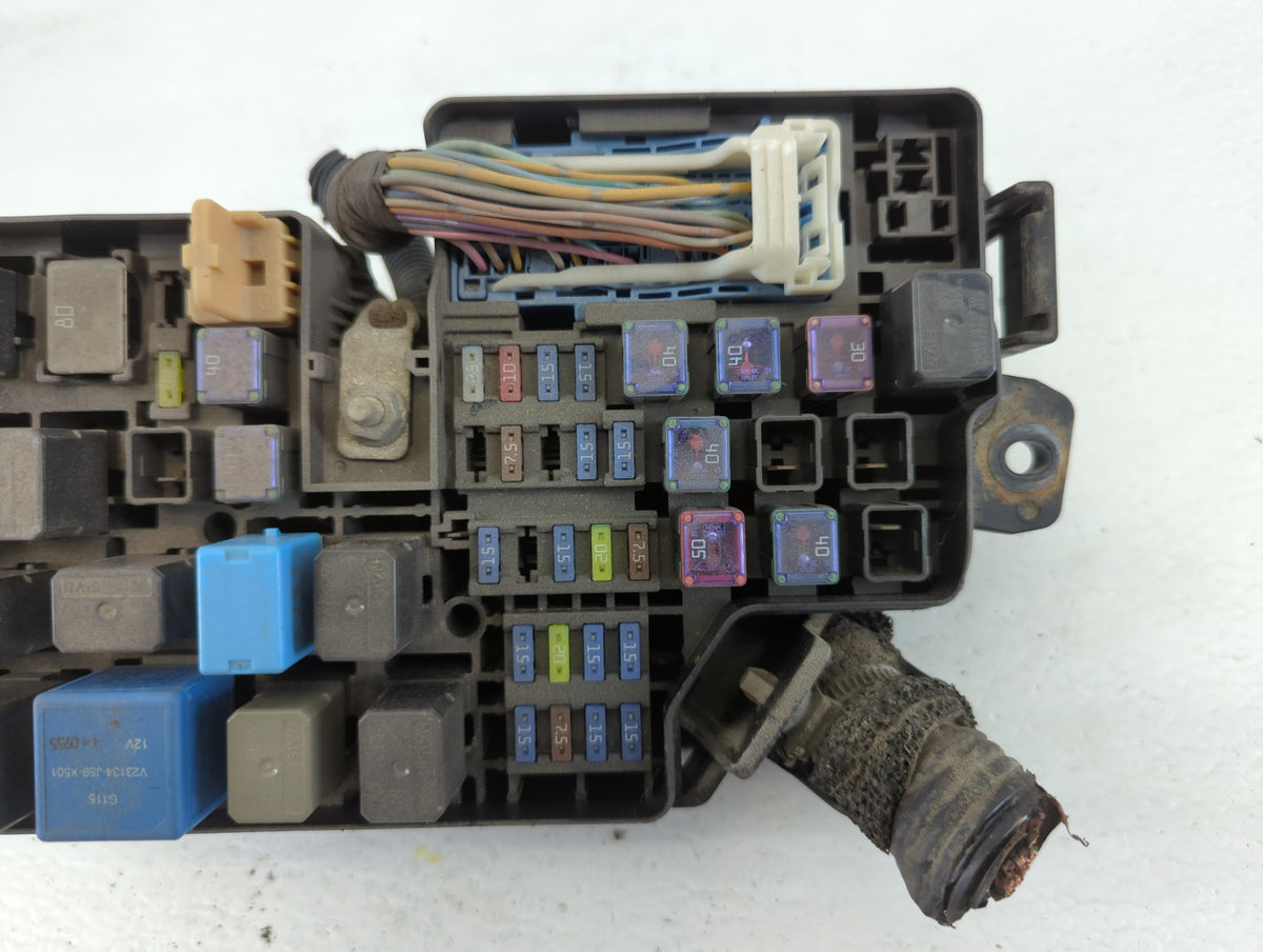 2010-2011 Mazda 3 Fusebox Fuse Box Panel Relay Module P/N:BBM5-66761 Fits Fits 2010 2011 OEM Used Auto Parts - Oemusedautopa
