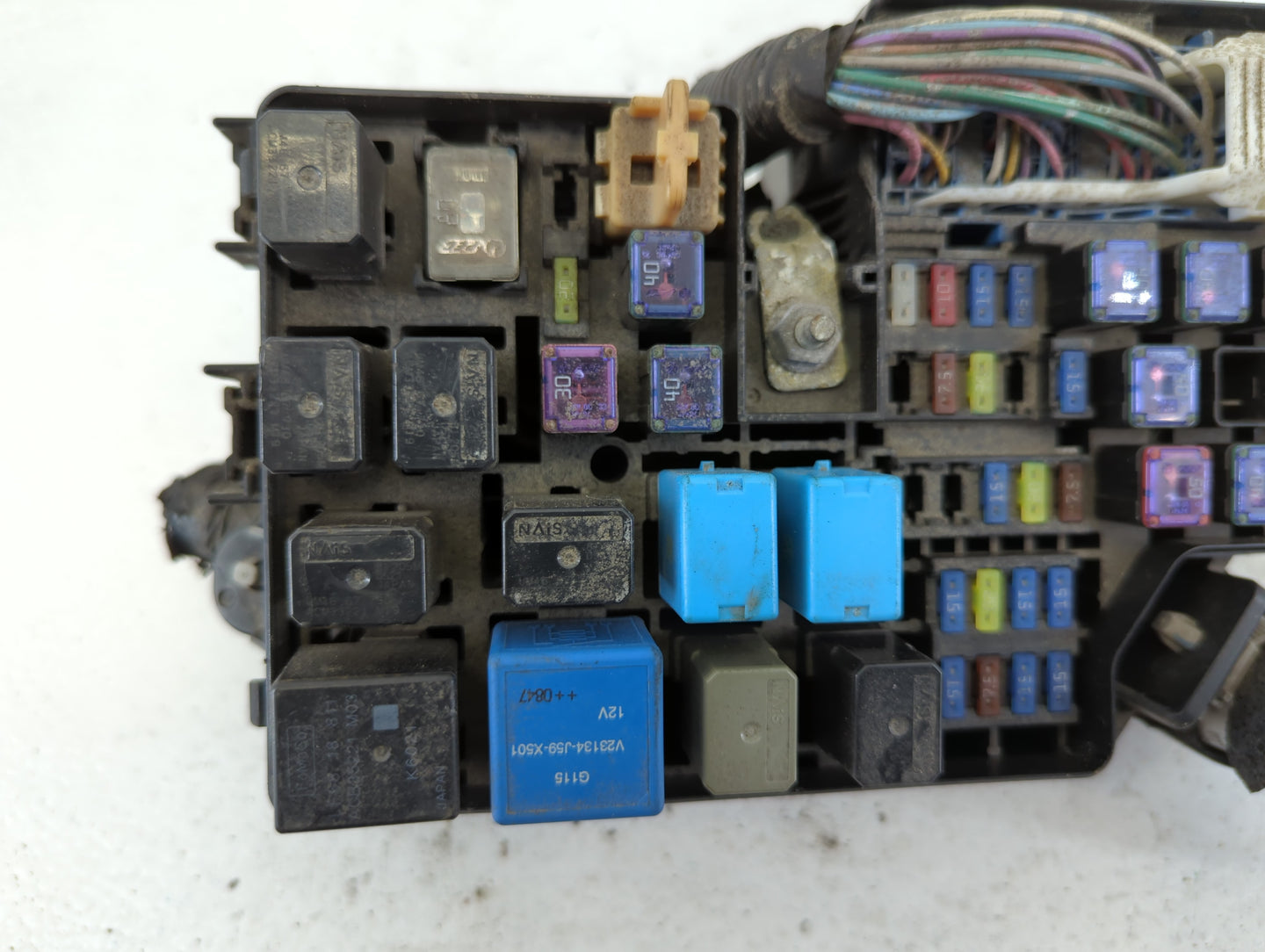 2010 Mazda 3 Fusebox Fuse Box Panel Relay Module P/N:BBM5-66761 Fits OEM Used Auto Parts - Oemusedautoparts1.com
