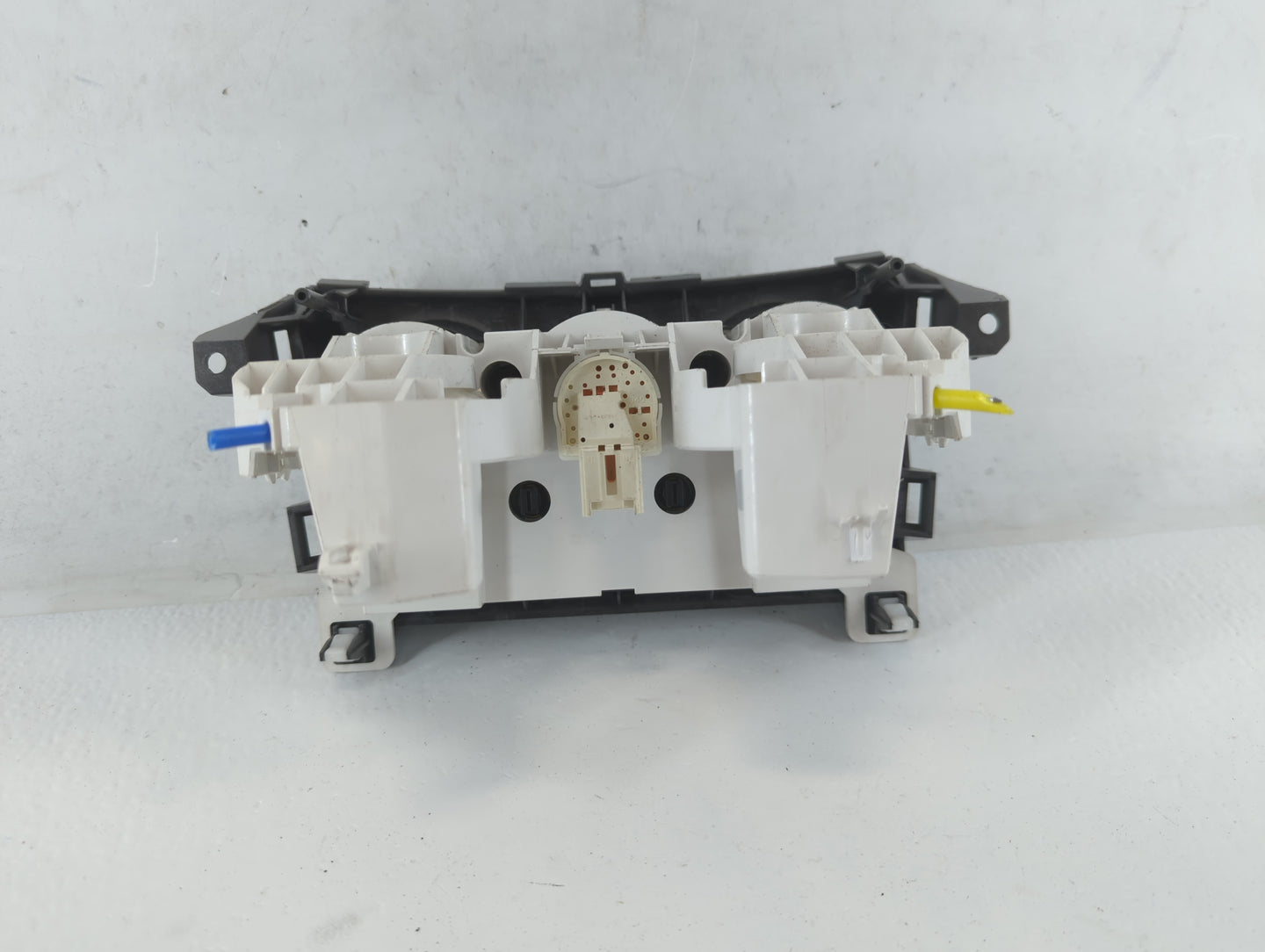2010-2011 Mazda 3 Climate Control Module Temperature AC/Heater Replacement P/N:BBM4 9K03 Fits Fits 2010 2011 OEM Used Auto P