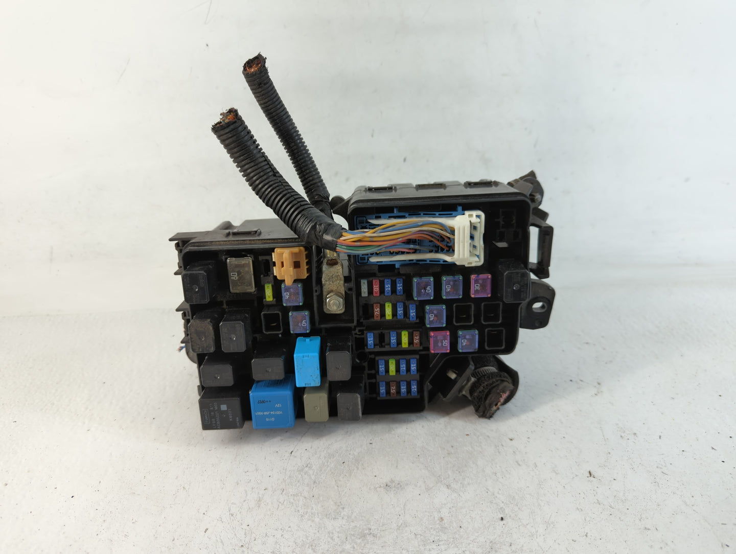 2010 Mazda 3 Fusebox Fuse Box Panel Relay Module P/N:K2441 PA66+PPE Fits OEM Used Auto Parts - Oemusedautoparts1.com