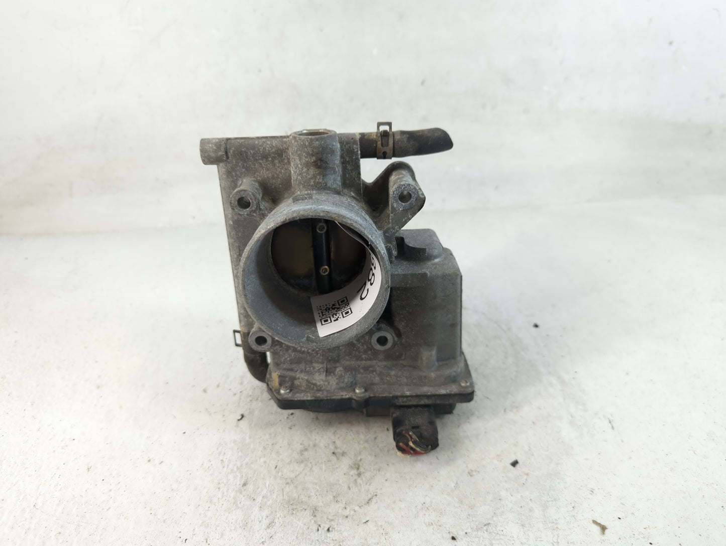 2006-2013 Mazda 3 Throttle Body P/N:125100361 L3R4 13 640 Fits Fits 2006 2007 2008 2009 2010 2011 2012 2013 OEM Used Auto Pa