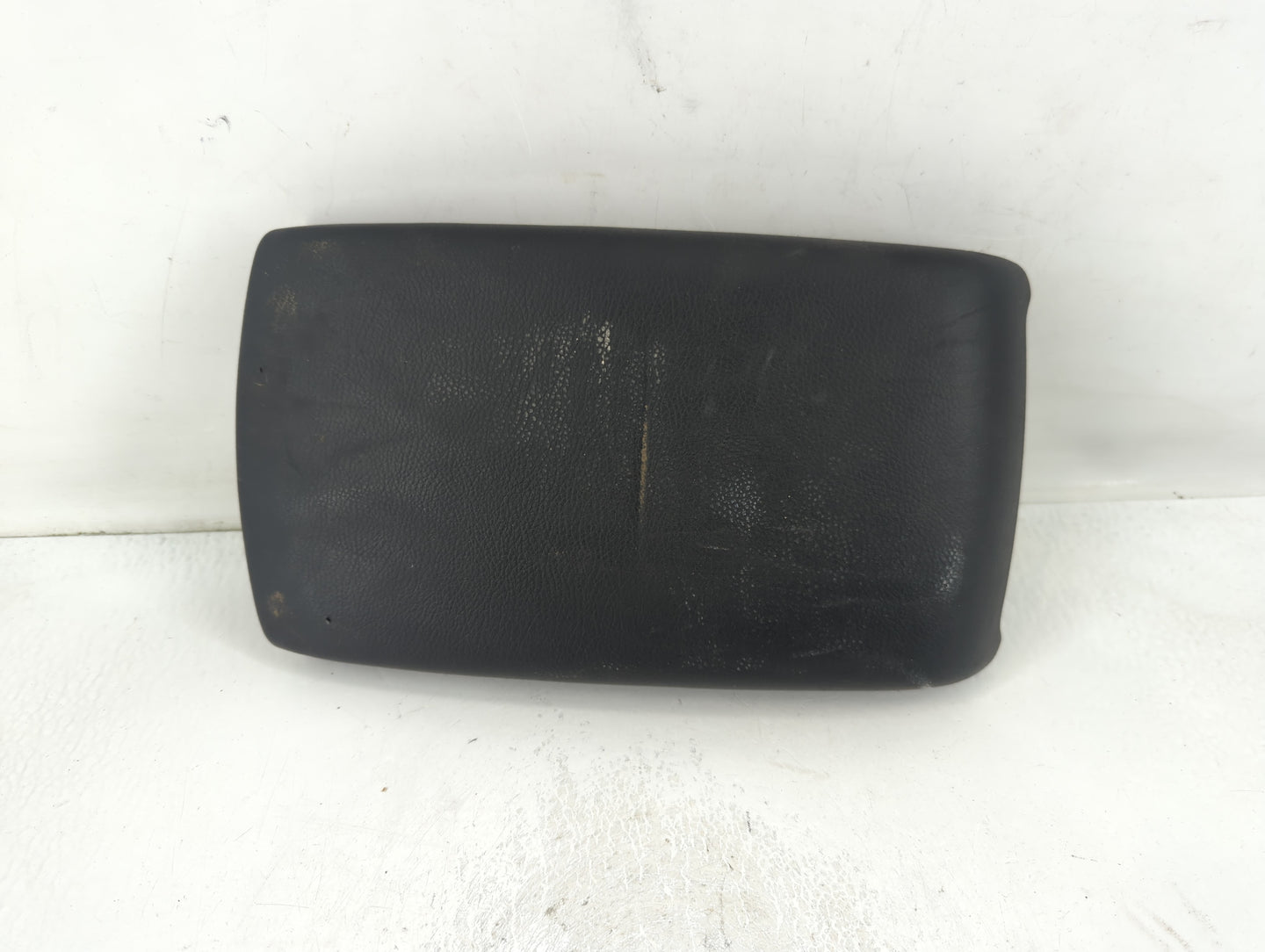 2010 Mazda 3 Center Console Armrest Cover Lid P/N:BBM1021 Fits OEM Used Auto Parts - Oemusedautoparts1.com