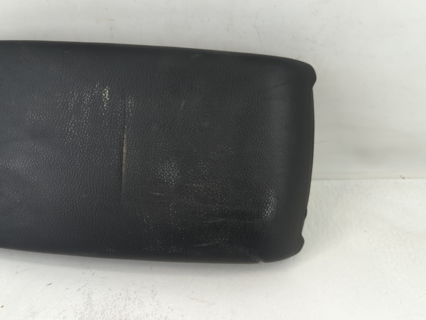 2010 Mazda 3 Center Console Armrest Cover Lid P/N:BBM1021 Fits OEM Used Auto Parts - Oemusedautoparts1.com