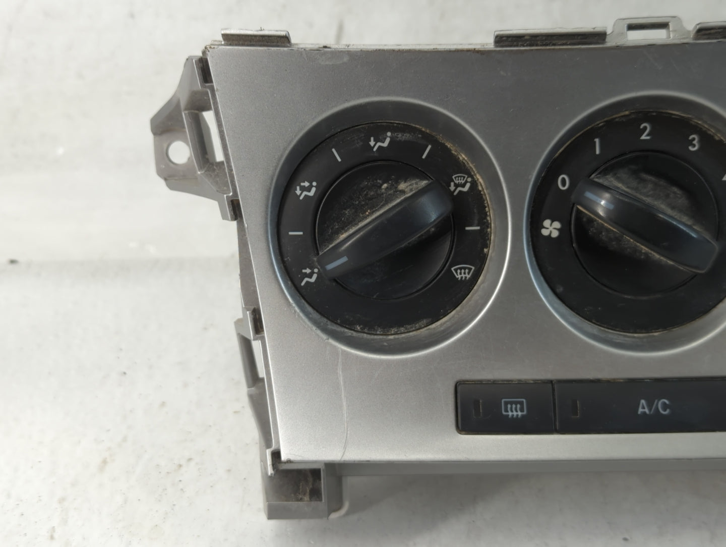 2010-2011 Mazda 3 Climate Control Module Temperature AC/Heater Replacement P/N:9C09 BBM4 Fits Fits 2010 2011 OEM Used Auto P