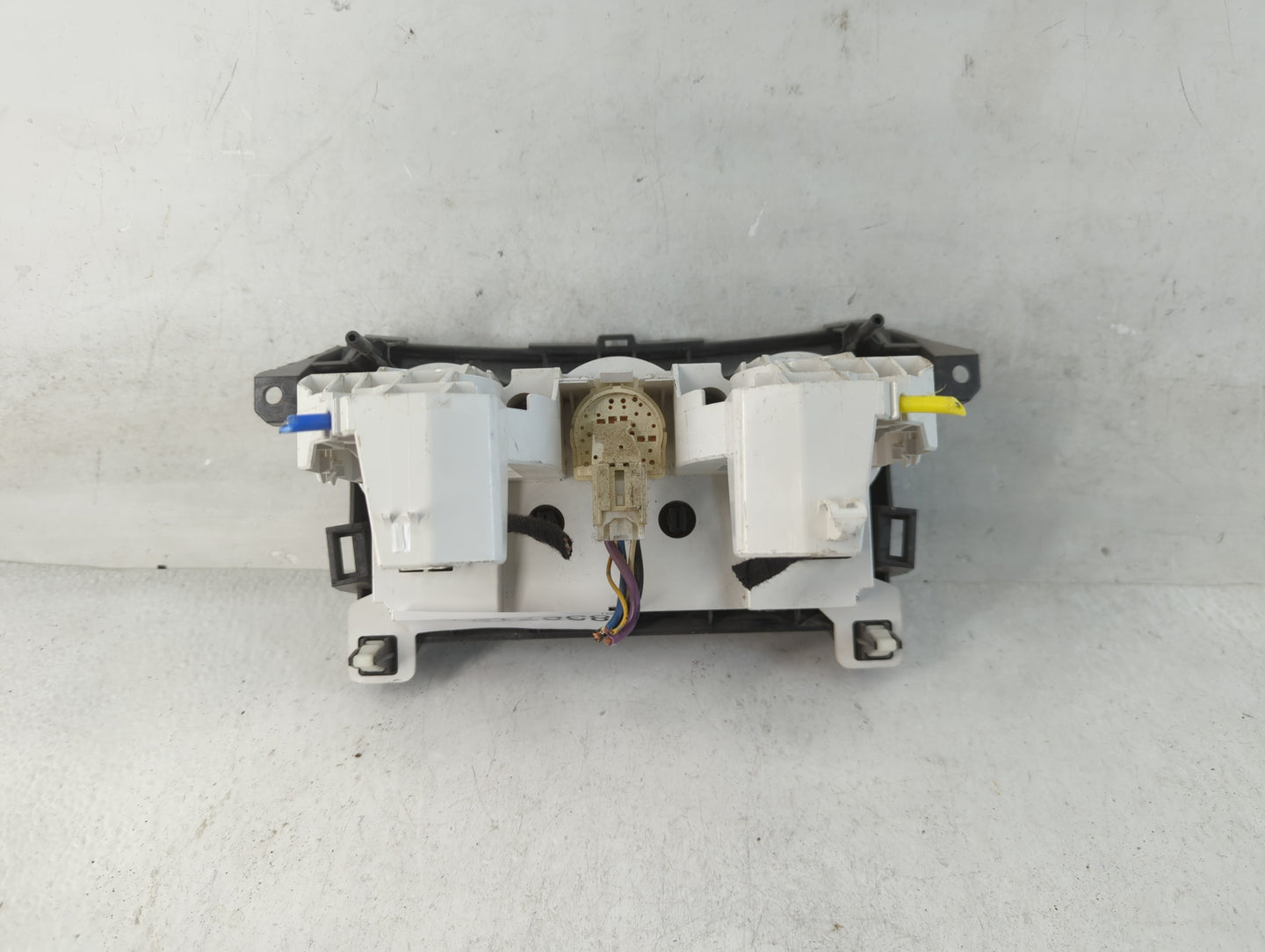 2010-2011 Mazda 3 Climate Control Module Temperature AC/Heater Replacement P/N:9C09 BBM4 Fits Fits 2010 2011 OEM Used Auto P