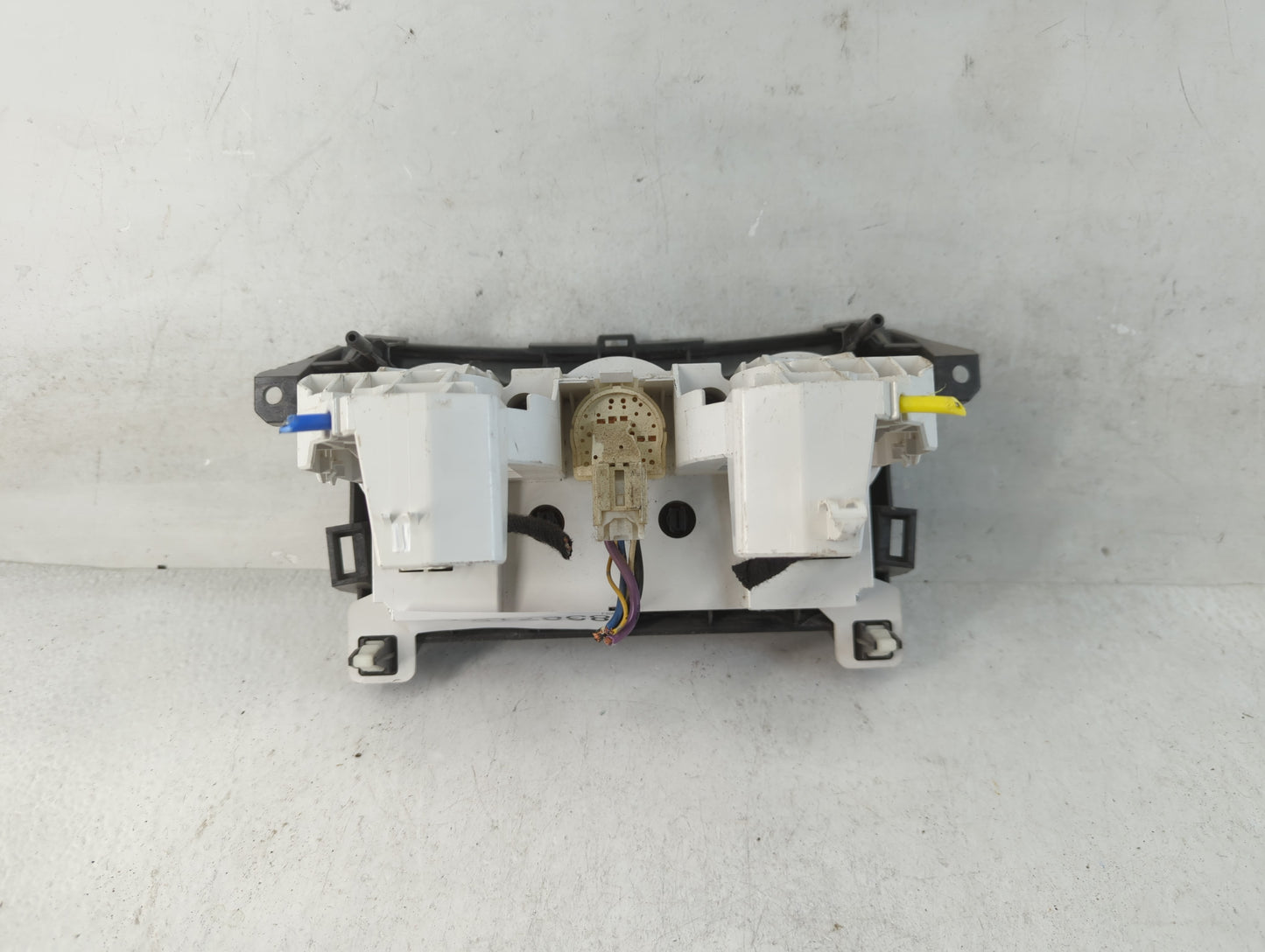 2010-2011 Mazda 3 Climate Control Module Temperature AC/Heater Replacement P/N:9C09 BBM4 Fits Fits 2010 2011 OEM Used Auto P