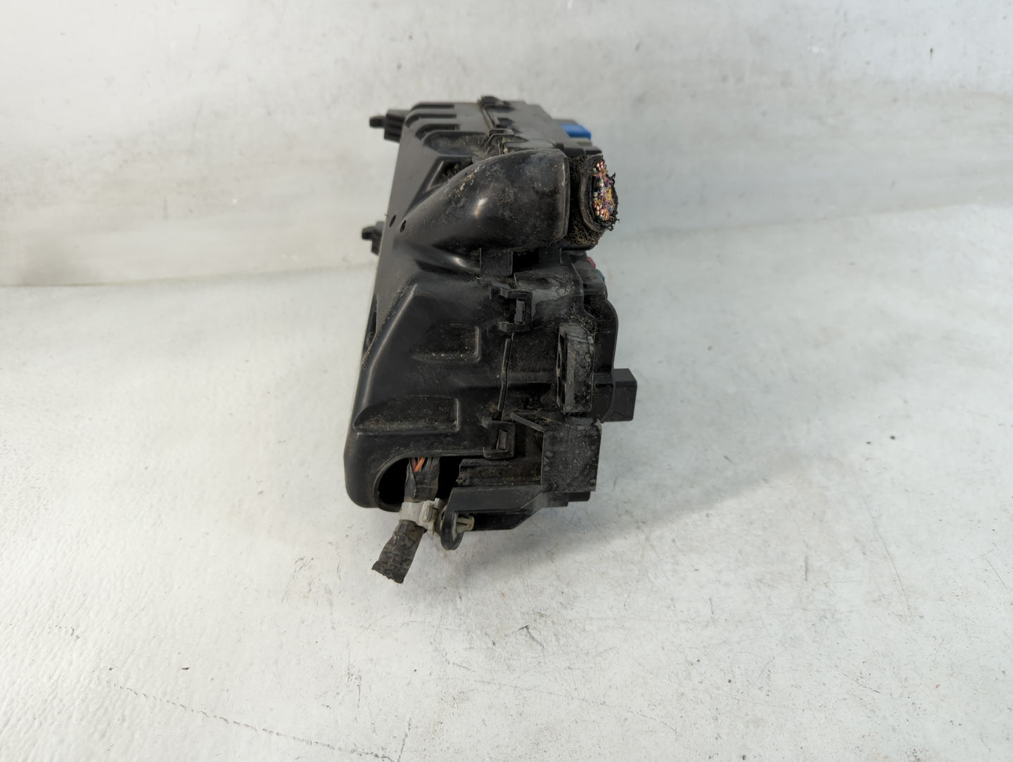 2010 Mazda 3 Fusebox Fuse Box Panel Relay Module Fits OEM Used Auto Parts - Oemusedautoparts1.com