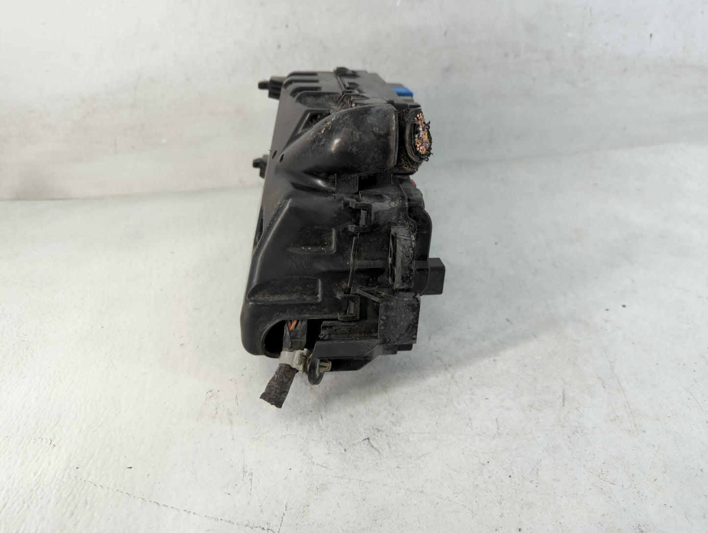 2010 Mazda 3 Fusebox Fuse Box Panel Relay Module Fits OEM Used Auto Parts - Oemusedautoparts1.com