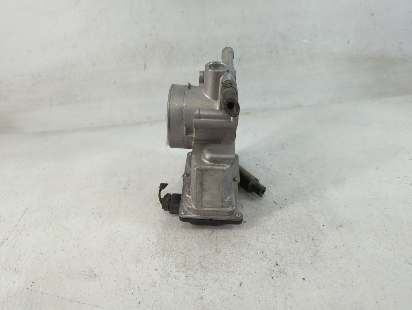 2006-2013 Mazda 3 Throttle Body P/N:L3RA 13 640 Fits Fits 2006 2007 2008 2009 2010 2011 2012 2013 OEM Used Auto Parts - Oemu