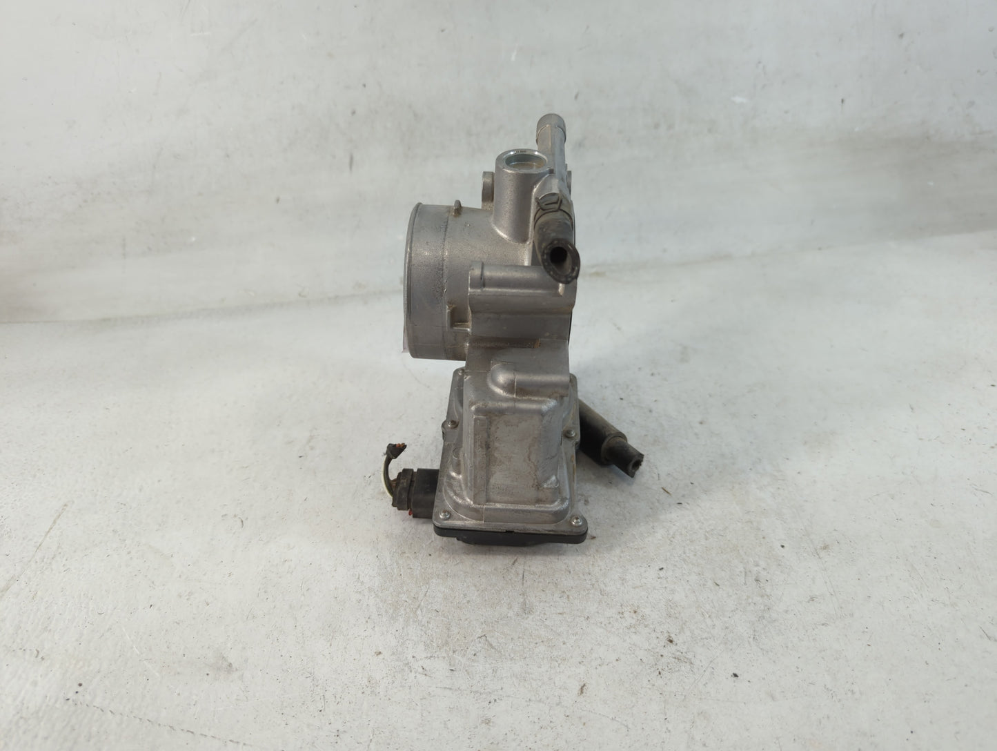 2006-2013 Mazda 3 Throttle Body P/N:L3RA 13 640 Fits Fits 2006 2007 2008 2009 2010 2011 2012 2013 OEM Used Auto Parts - Oemu