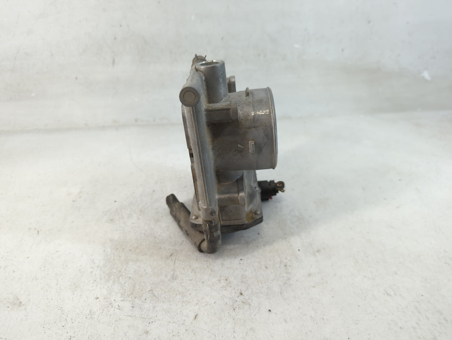 2006-2013 Mazda 3 Throttle Body P/N:L3RA 13 640 Fits Fits 2006 2007 2008 2009 2010 2011 2012 2013 OEM Used Auto Parts - Oemu