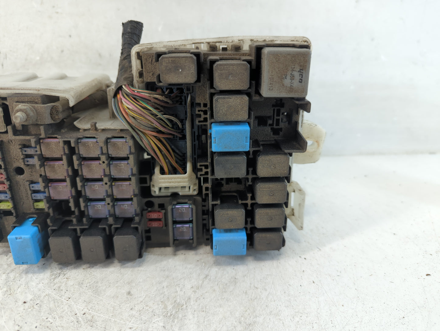 2008-2010 Mazda 5 Fusebox Fuse Box Panel Relay Module P/N:K7005 CD84 66 760 Fits Fits 2008 2009 2010 OEM Used Auto Parts - O