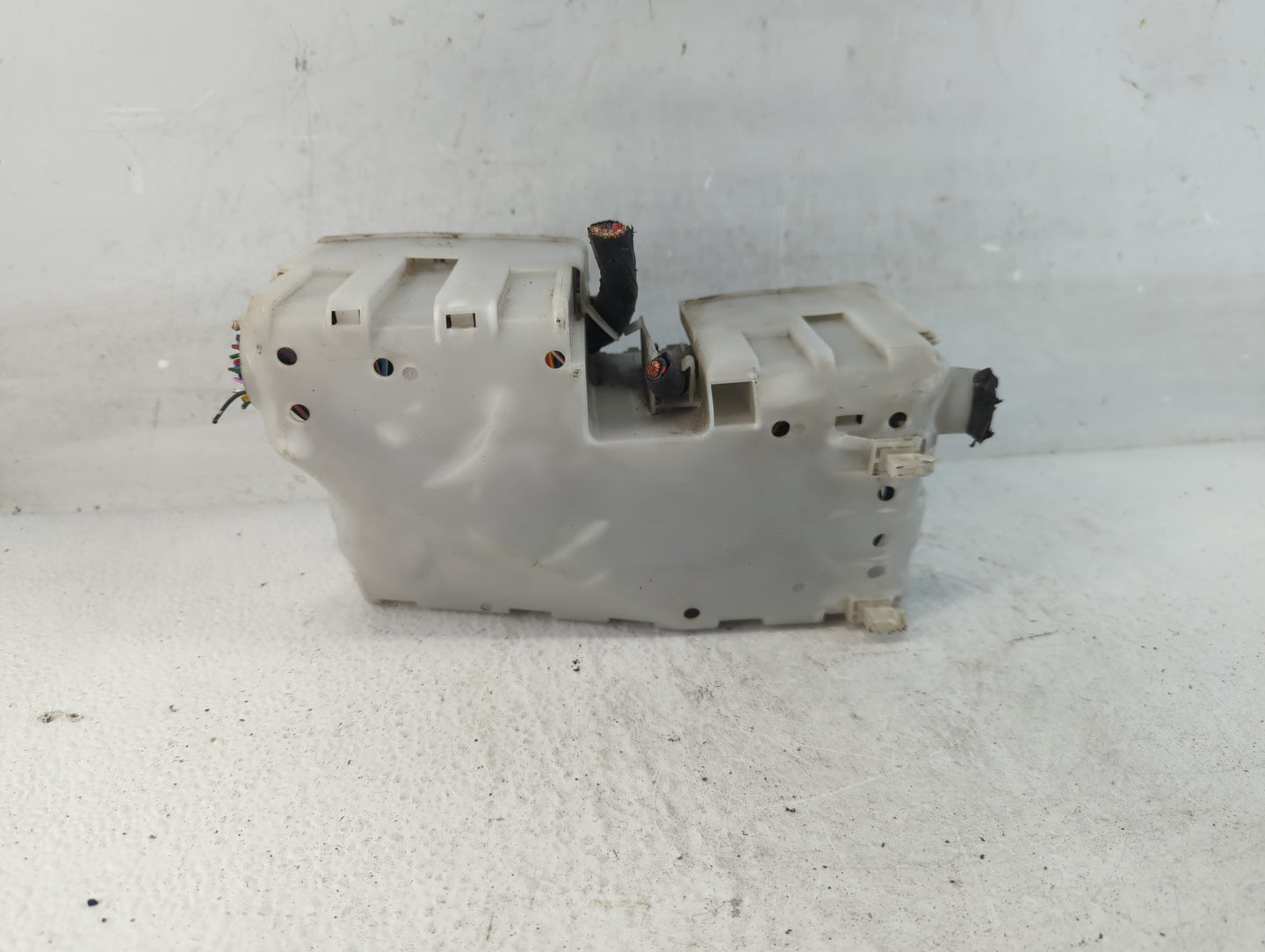 2008-2010 Mazda 5 Fusebox Fuse Box Panel Relay Module P/N:K7005 CD84 66 760 Fits Fits 2008 2009 2010 OEM Used Auto Parts - O