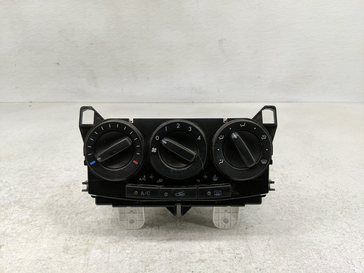 2008-2010 Mazda 5 Climate Control Module Temperature AC/Heater Replacement Fits Fits 2008 2009 2010 OEM Used Auto Parts - Oe