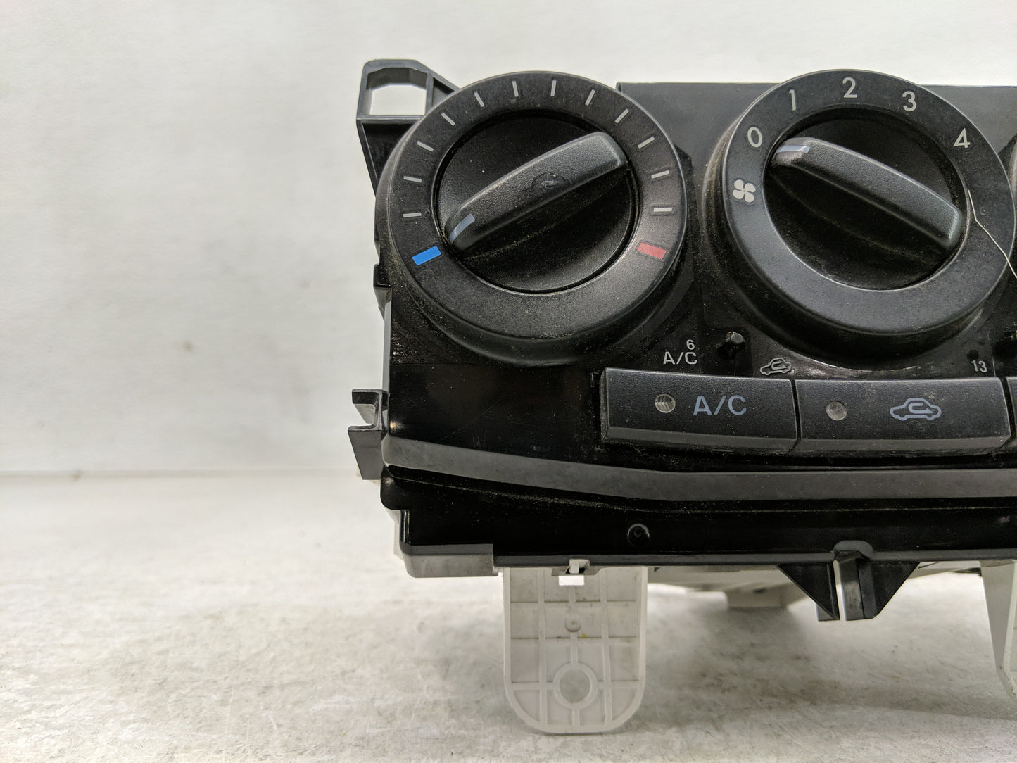 2008-2010 Mazda 5 Climate Control Module Temperature AC/Heater Replacement Fits Fits 2008 2009 2010 OEM Used Auto Parts - Oe