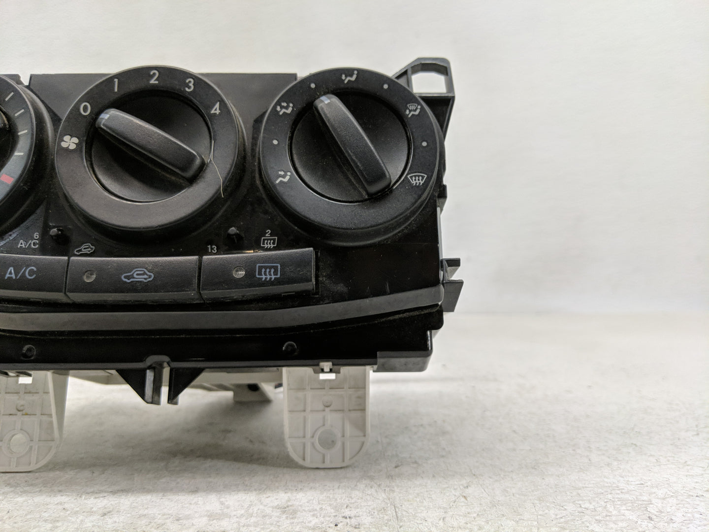 2008-2010 Mazda 5 Climate Control Module Temperature AC/Heater Replacement Fits Fits 2008 2009 2010 OEM Used Auto Parts - Oe