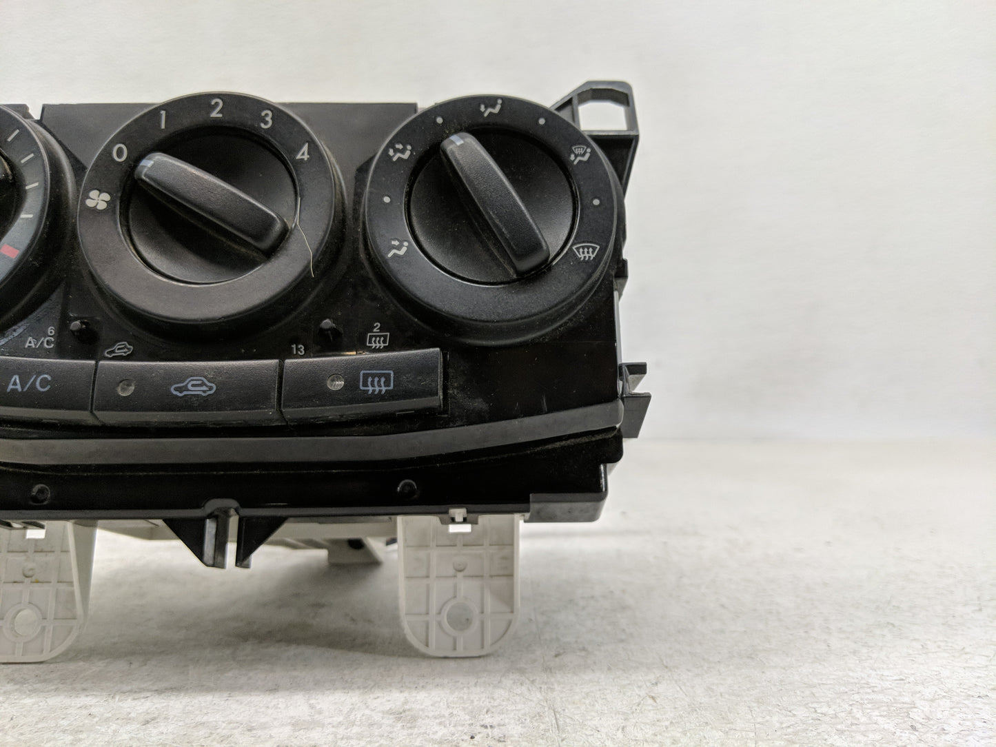 2008-2010 Mazda 5 Climate Control Module Temperature AC/Heater Replacement Fits Fits 2008 2009 2010 OEM Used Auto Parts - Oe