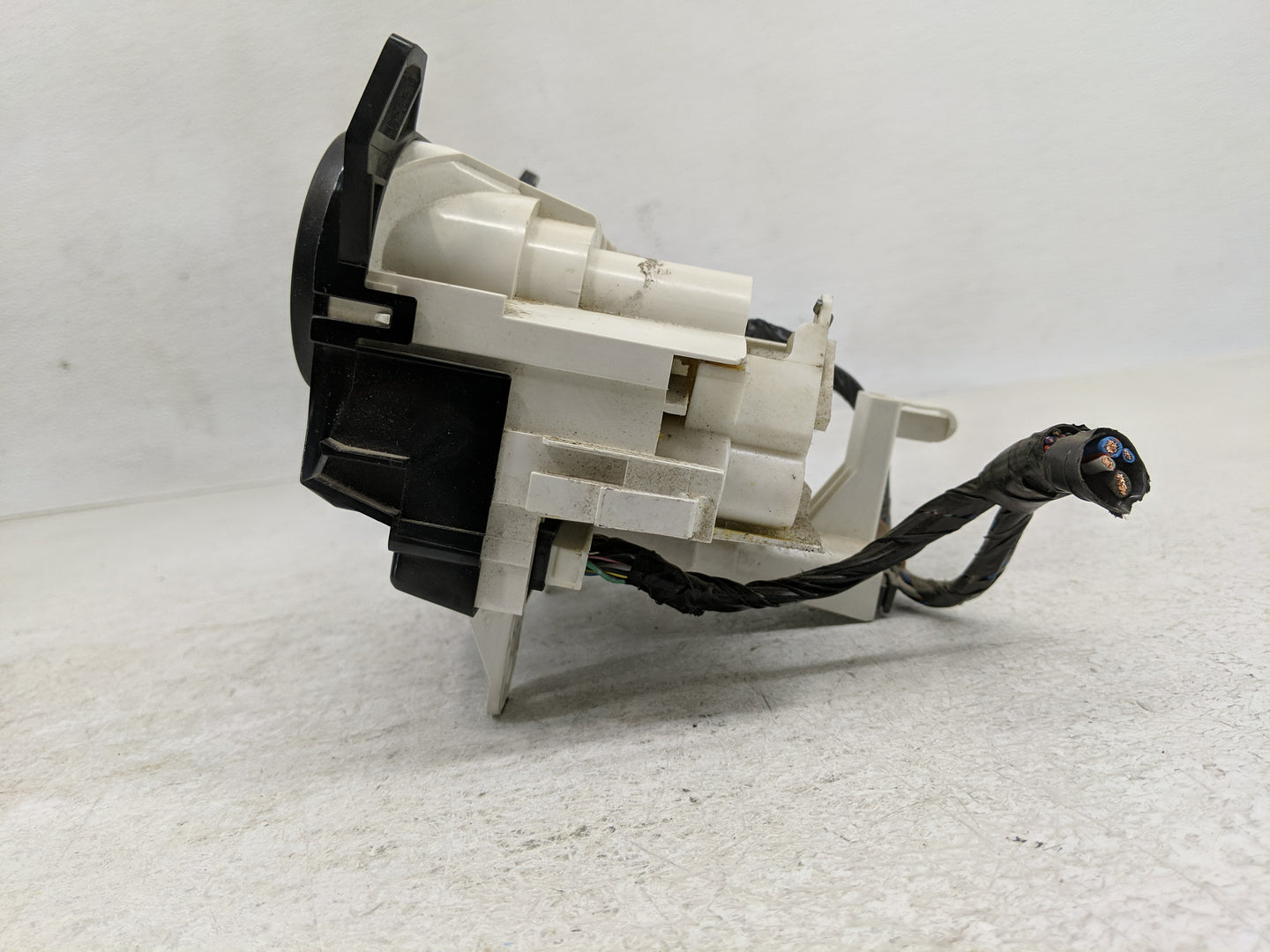2008-2010 Mazda 5 Climate Control Module Temperature AC/Heater Replacement Fits Fits 2008 2009 2010 OEM Used Auto Parts - Oe